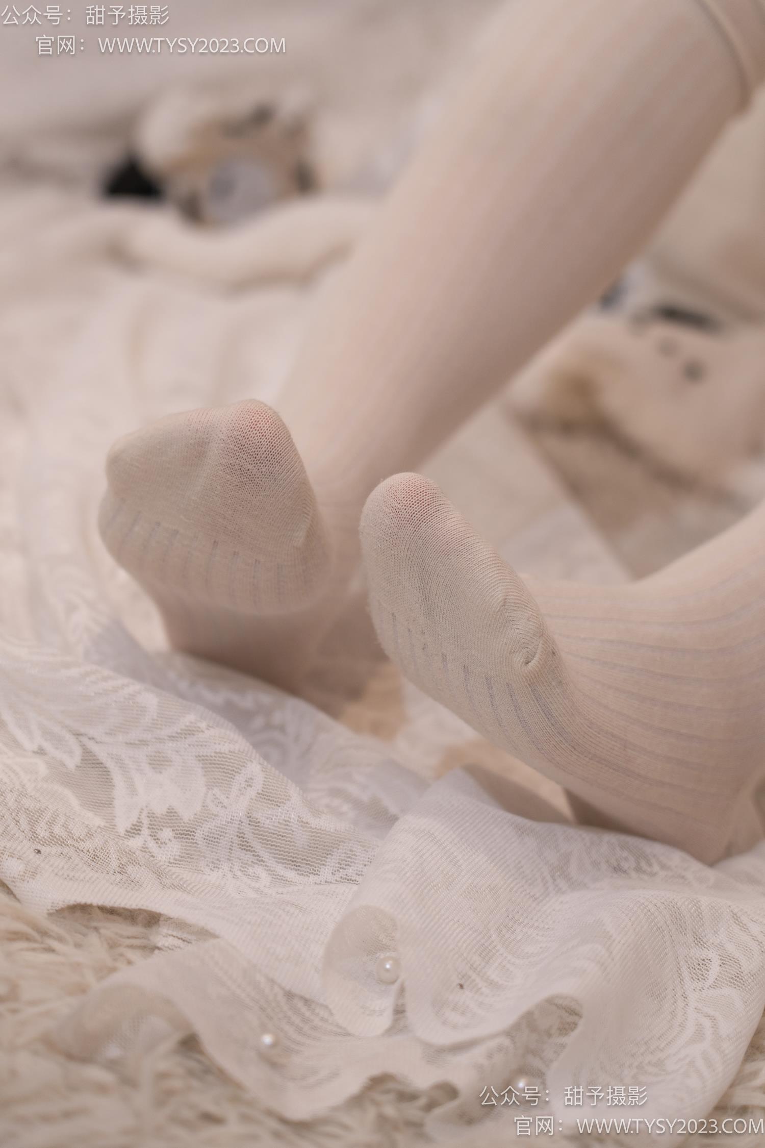 图片[73]-甜予摄影 NO.058 小熊-板鞋、过膝白棉袜、过膝薄白丝[128P] – 速更版-美库