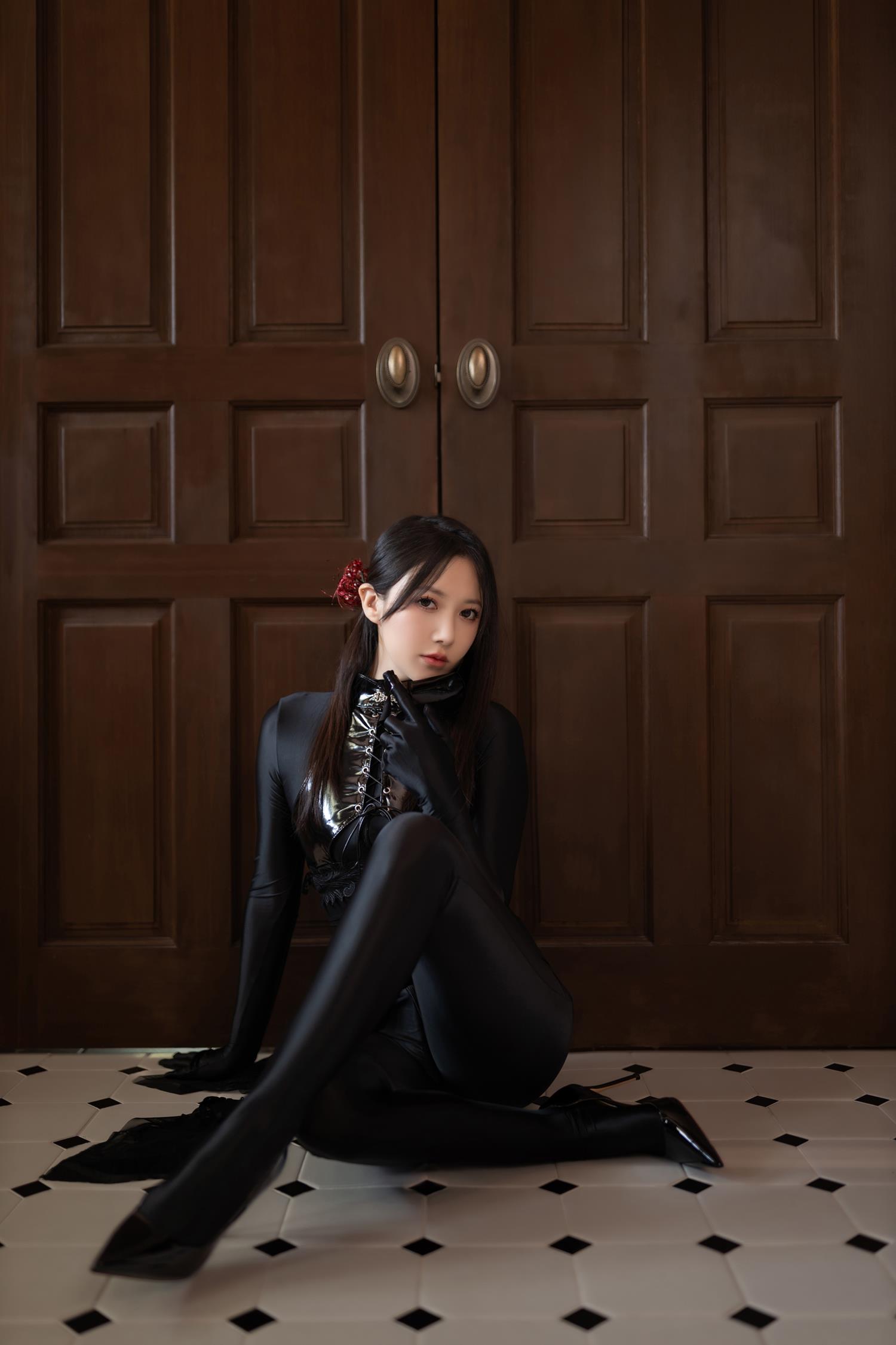 图片[23]-秀人名模鱼子酱Fish《彼岸花》写真[37P] – 速更版-美库