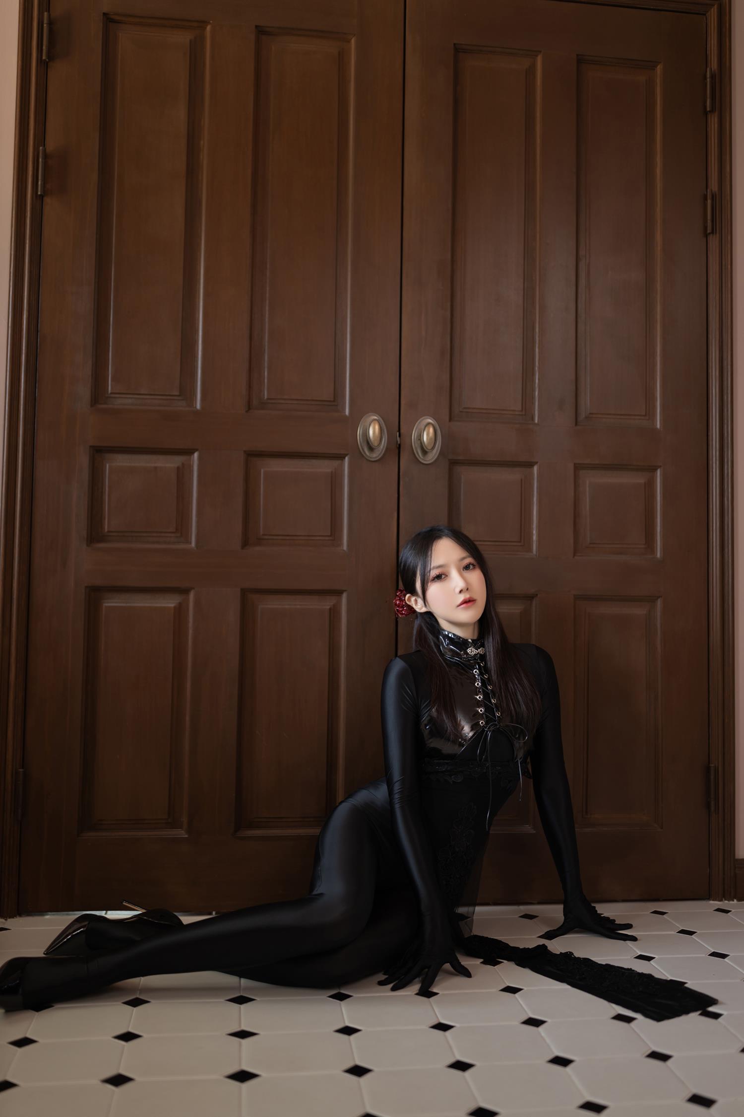 图片[25]-秀人名模鱼子酱Fish《彼岸花》写真[37P] – 速更版-美库