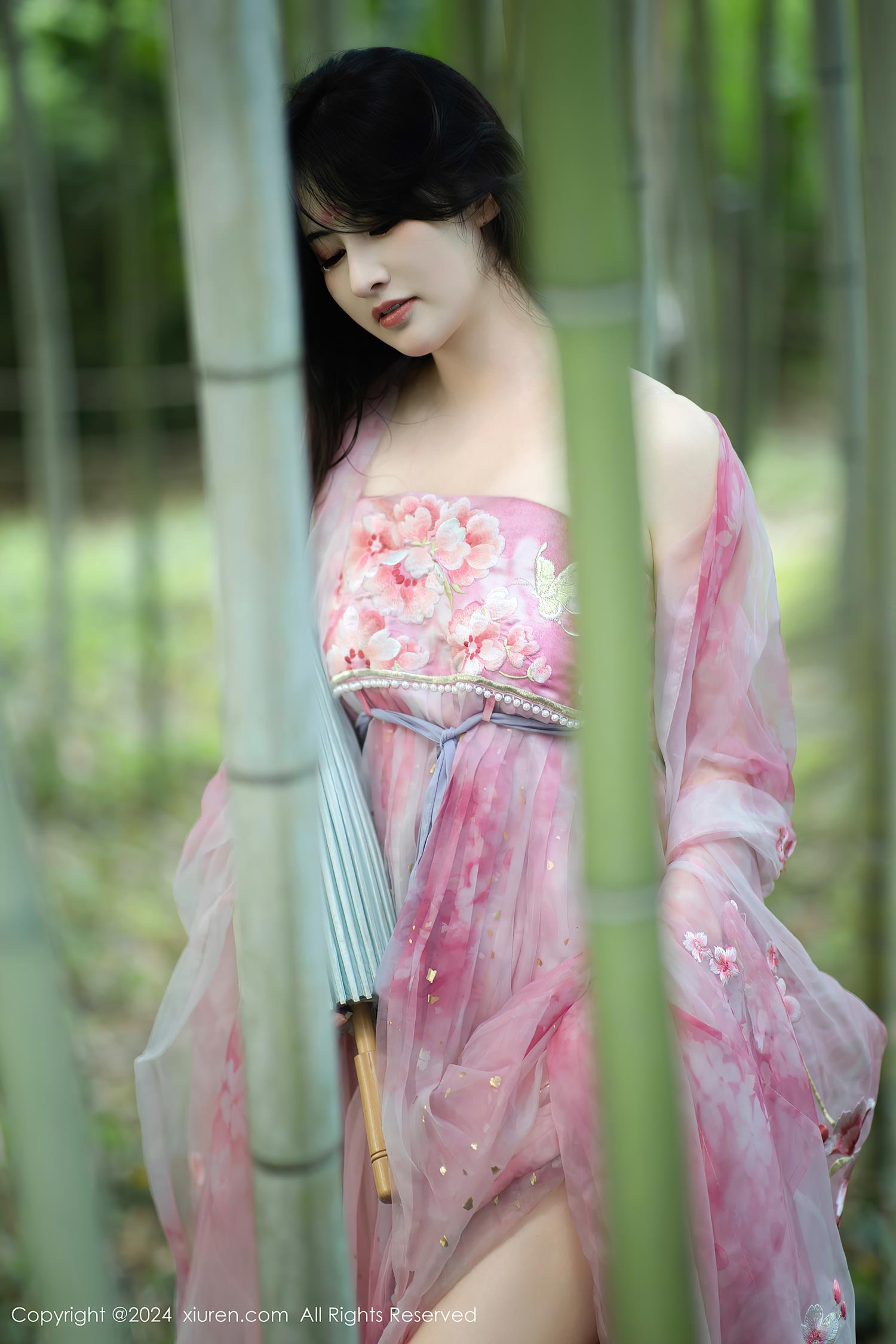 图片[24]-[Xiuren秀人网]2024.09.02 NO.9100 诗诗kiki 花花世界不必当真 [34+1P] – 速更版-美库