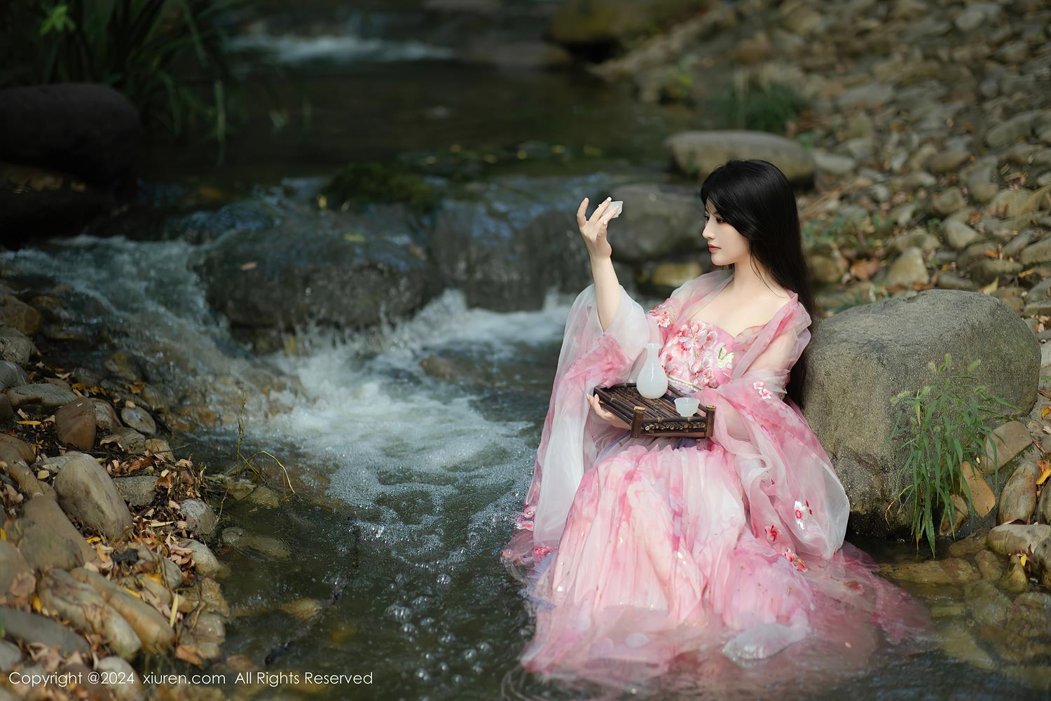 图片[32]-[Xiuren秀人网]2024.09.02 NO.9100 诗诗kiki 花花世界不必当真 [34+1P] – 速更版-美库