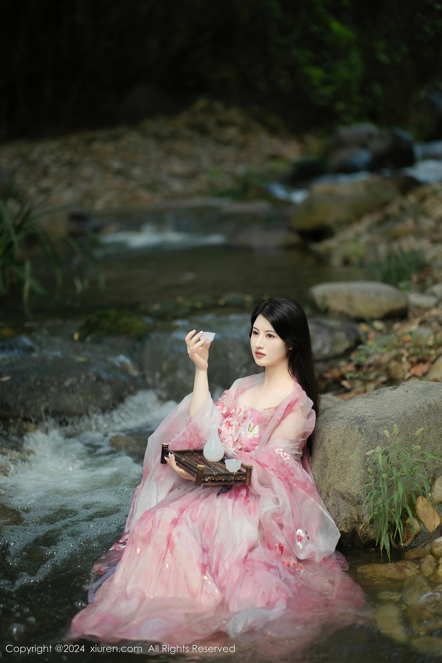 图片[33]-[Xiuren秀人网]2024.09.02 NO.9100 诗诗kiki 花花世界不必当真 [34+1P] – 速更版-美库