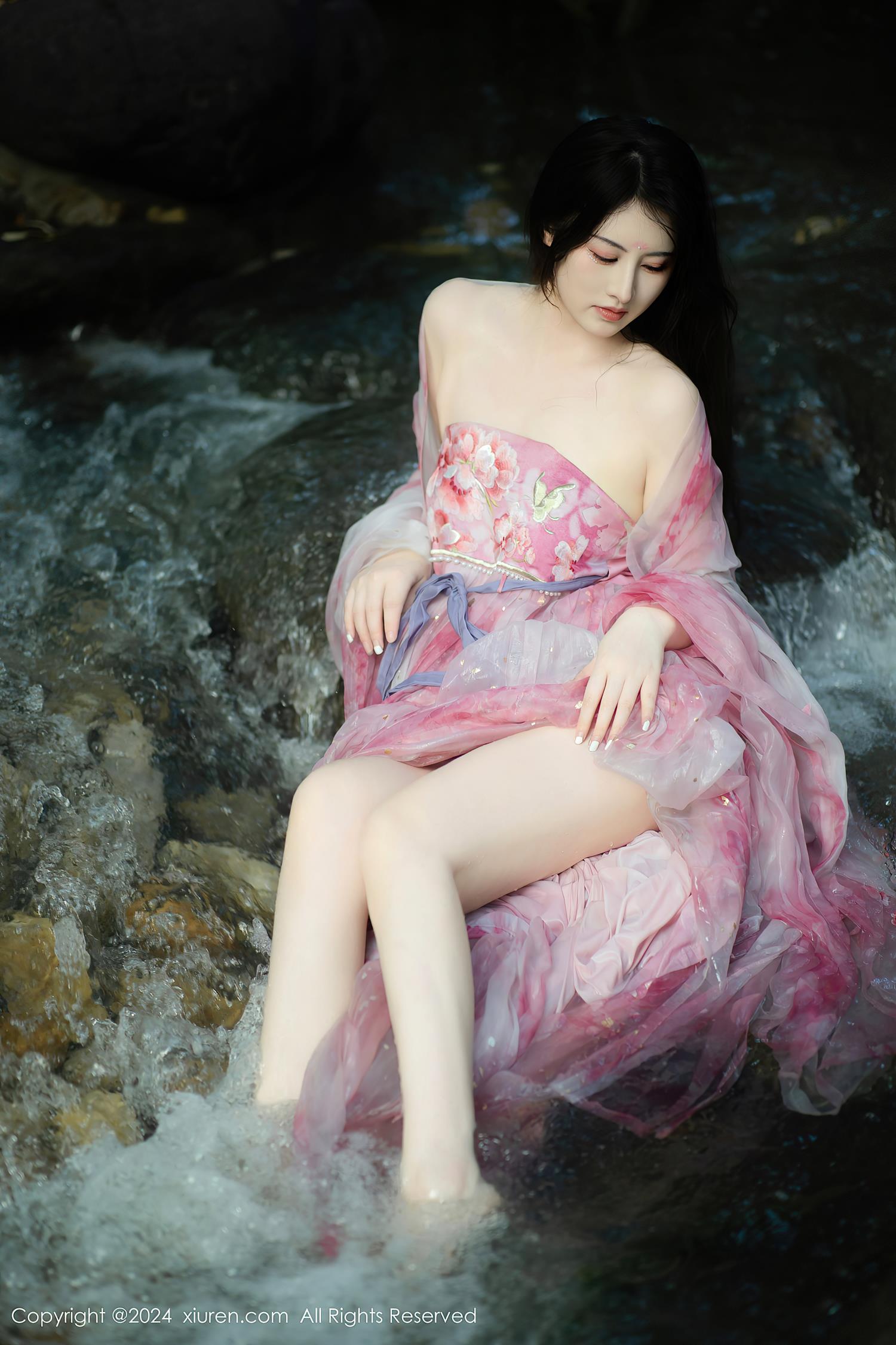 图片[35]-[Xiuren秀人网]2024.09.02 NO.9100 诗诗kiki 花花世界不必当真 [34+1P] – 速更版-美库