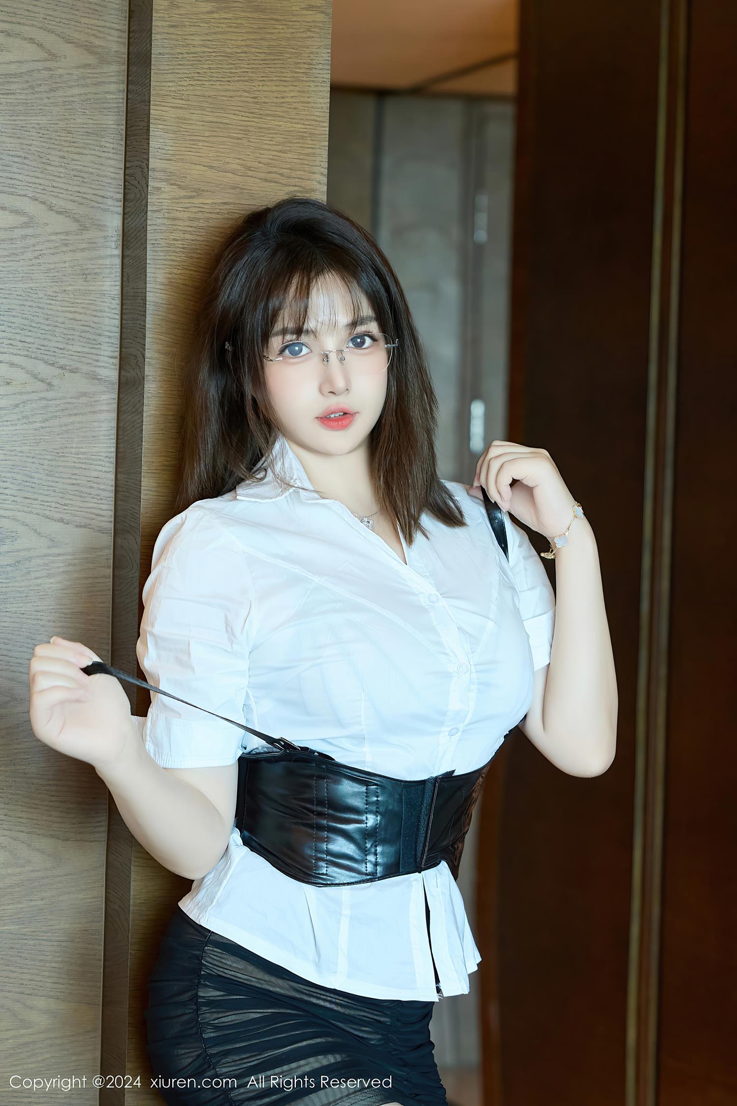 图片[16]-[Xiuren秀人网]2024.09.03 NO.9104 养乐多Doll 姐姐来咯 [26+1P] – 速更版-美库