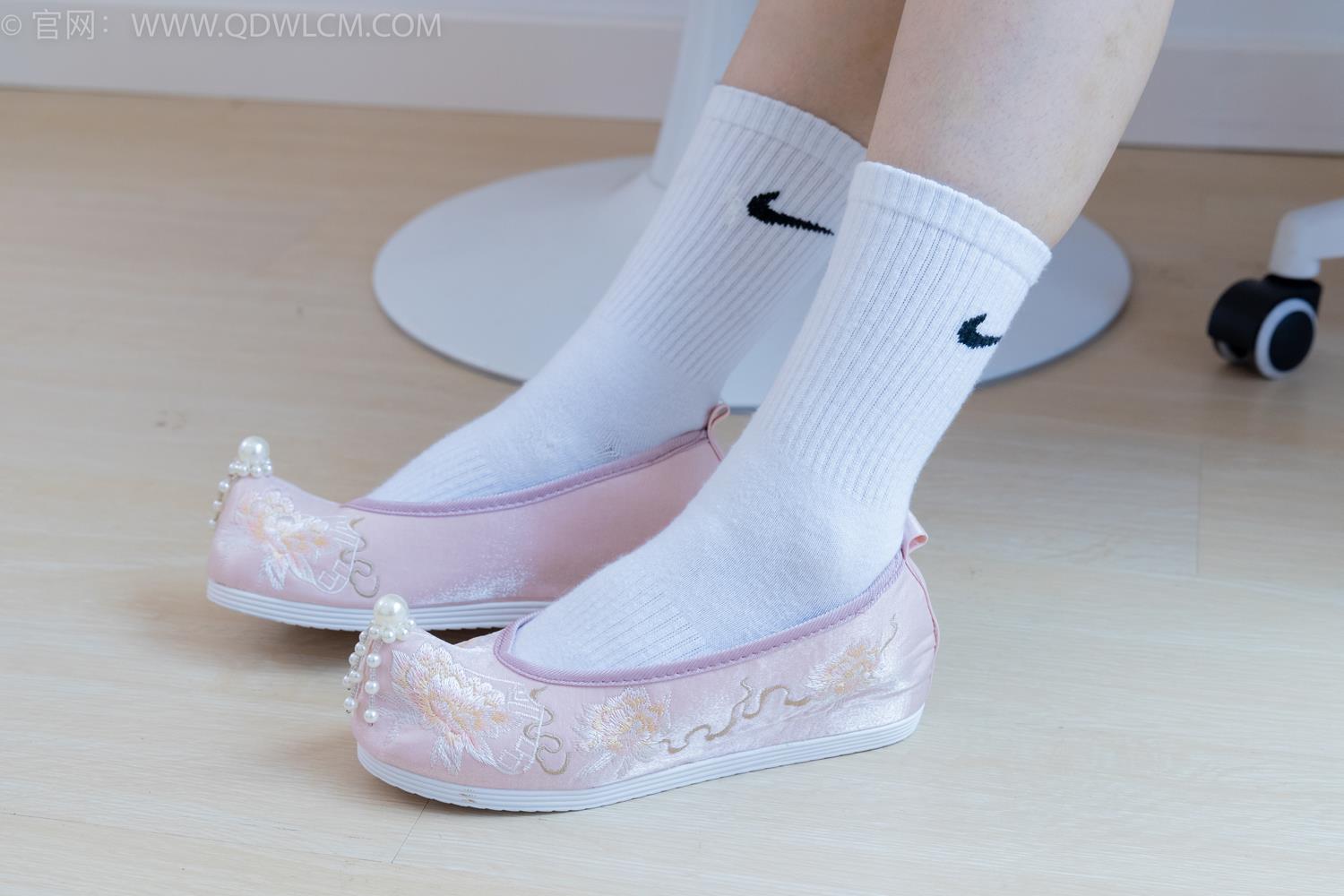 图片[134]-物恋传媒 NO.2050 菜菜-枫叶黄[150P] – 速更版-美库