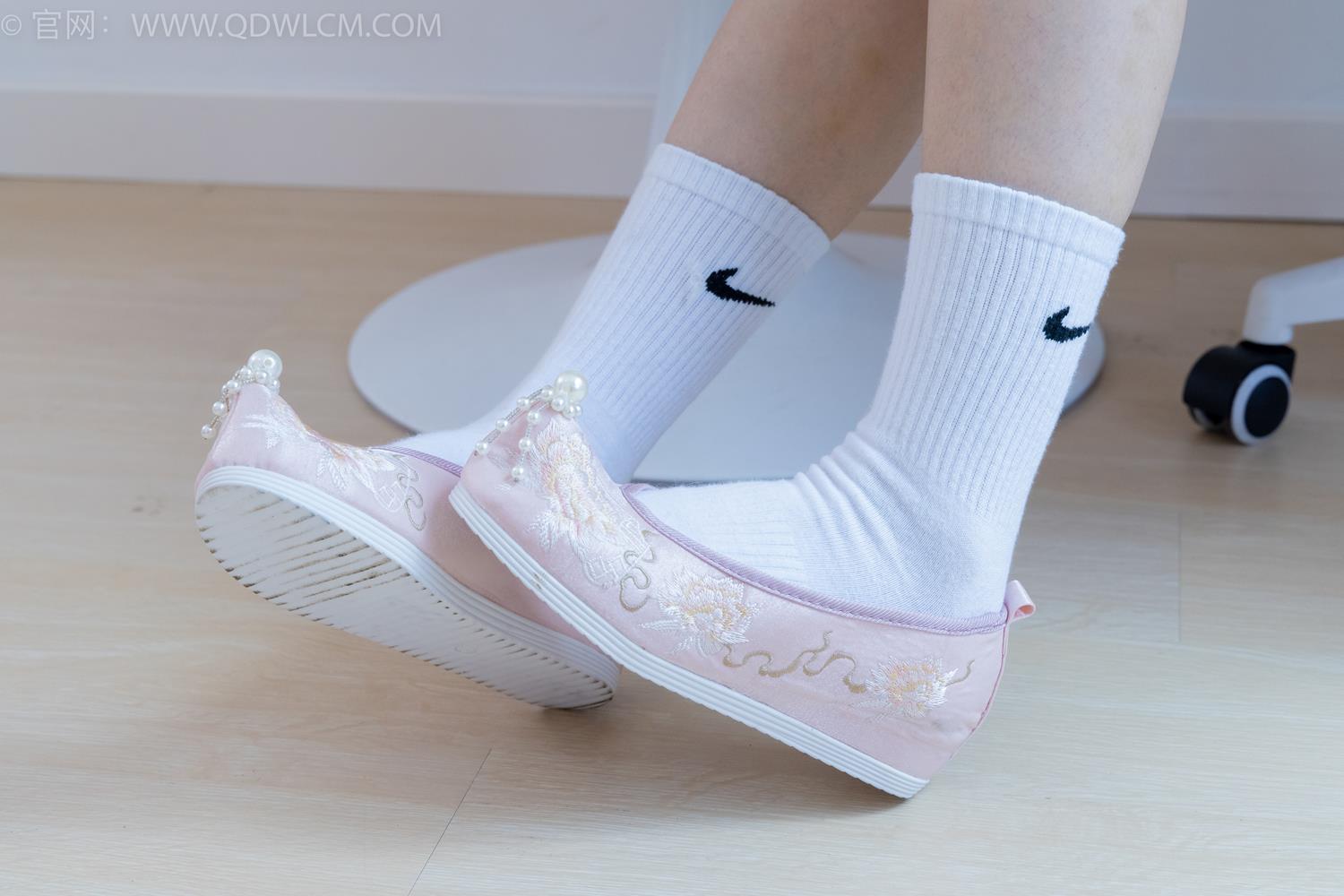 图片[136]-物恋传媒 NO.2050 菜菜-枫叶黄[150P] – 速更版-美库