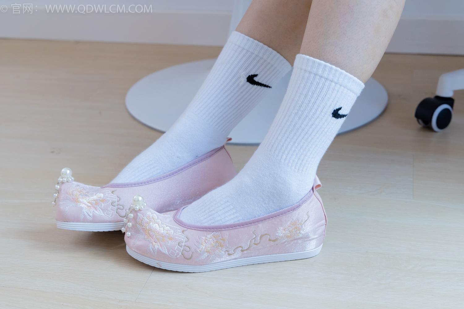 图片[137]-物恋传媒 NO.2050 菜菜-枫叶黄[150P] – 速更版-美库