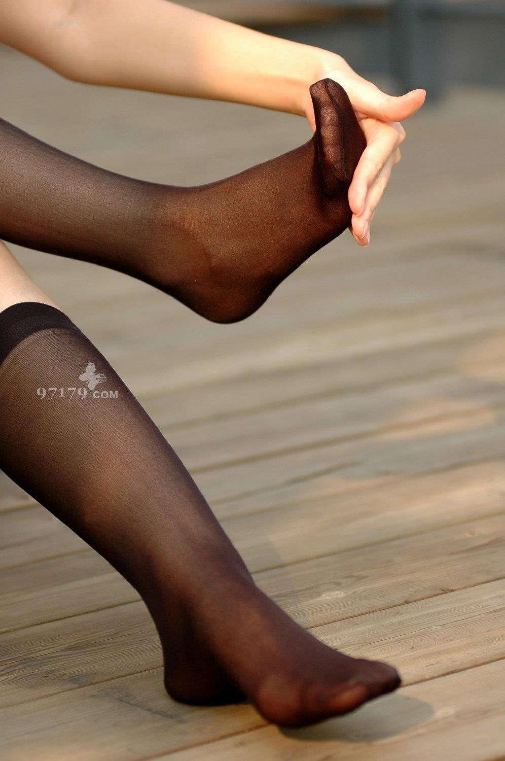 图片[16]-97179 NO.016-Skina 穿黑丝袜过程 [53P] – 速更版-美库