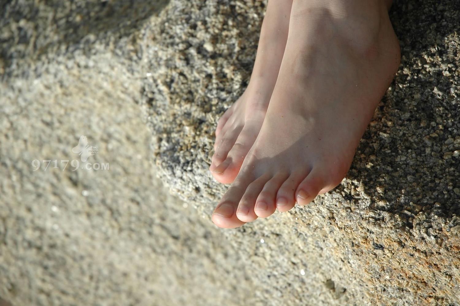 图片[27]-97179 NO.019-Skina 蓝天白云下SHOW美足 [55P] – 速更版-美库