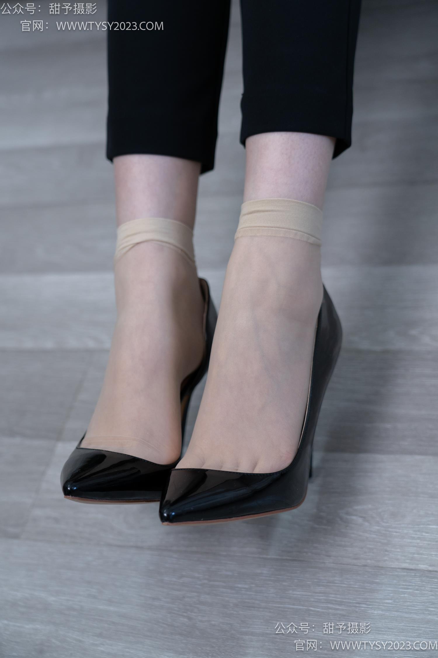 图片[19]-甜予摄影 NO.059 璇璇-OL制服、高跟鞋、薄绿丝、短肉丝短黑丝、裸足[151P] – 速更版-美库