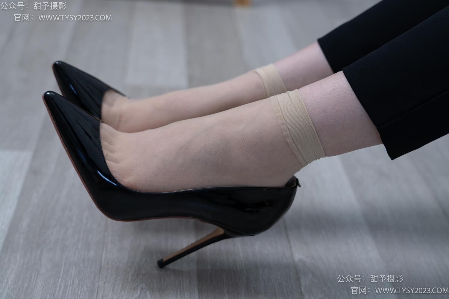 图片[21]-甜予摄影 NO.059 璇璇-OL制服、高跟鞋、薄绿丝、短肉丝短黑丝、裸足[151P] – 速更版-美库