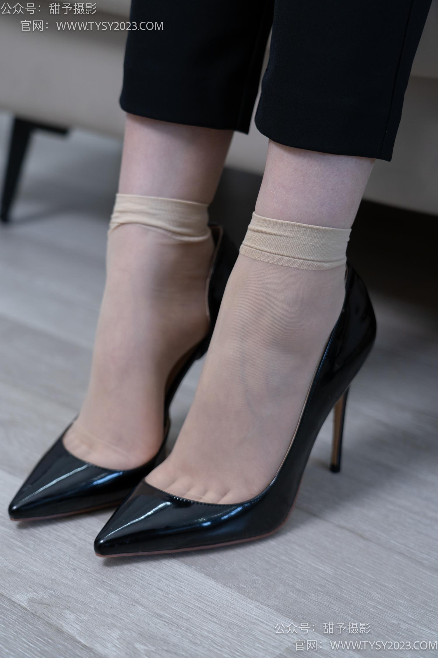 图片[22]-甜予摄影 NO.059 璇璇-OL制服、高跟鞋、薄绿丝、短肉丝短黑丝、裸足[151P] – 速更版-美库