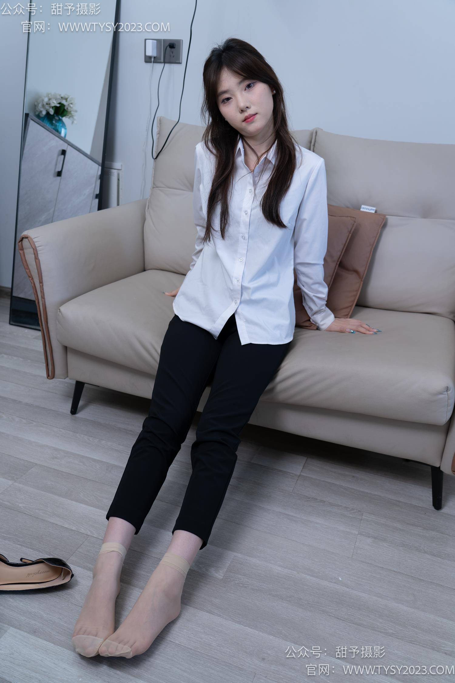 图片[35]-甜予摄影 NO.059 璇璇-OL制服、高跟鞋、薄绿丝、短肉丝短黑丝、裸足[151P] – 速更版-美库