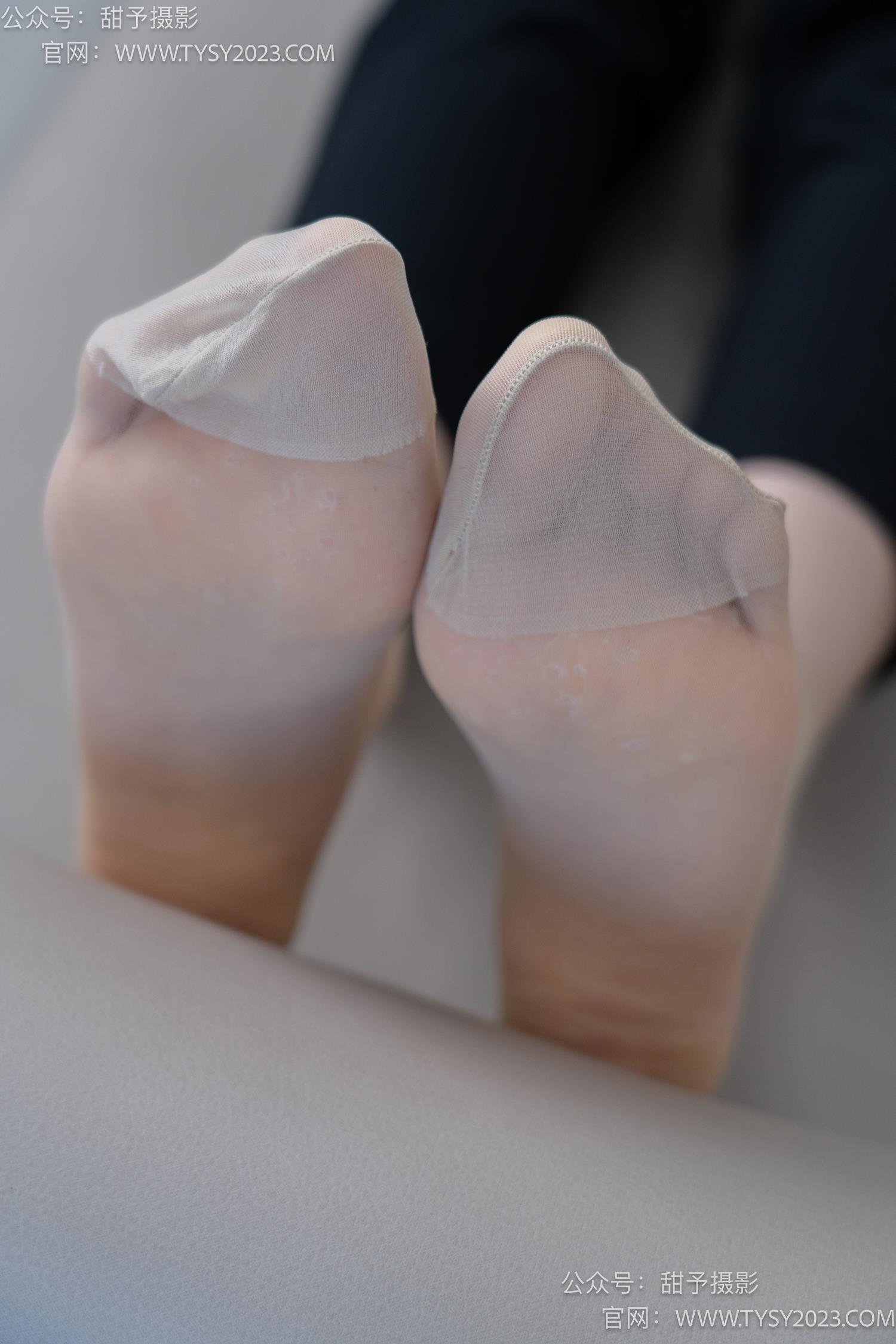 图片[40]-甜予摄影 NO.059 璇璇-OL制服、高跟鞋、薄绿丝、短肉丝短黑丝、裸足[151P] – 速更版-美库