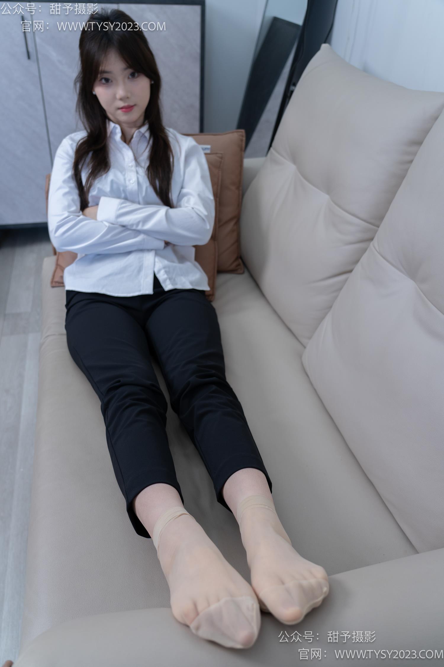 图片[41]-甜予摄影 NO.059 璇璇-OL制服、高跟鞋、薄绿丝、短肉丝短黑丝、裸足[151P] – 速更版-美库