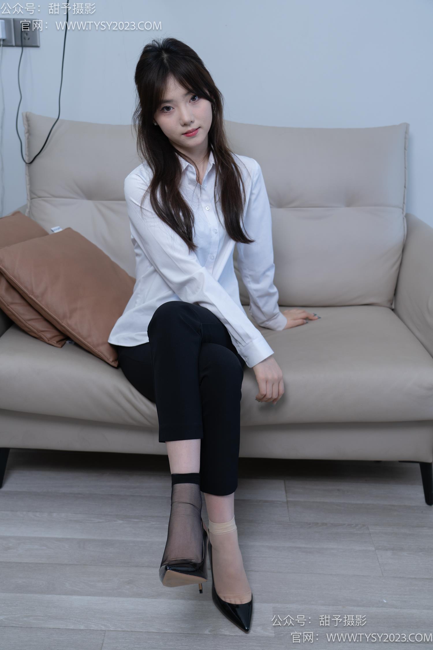 图片[50]-甜予摄影 NO.059 璇璇-OL制服、高跟鞋、薄绿丝、短肉丝短黑丝、裸足[151P] – 速更版-美库