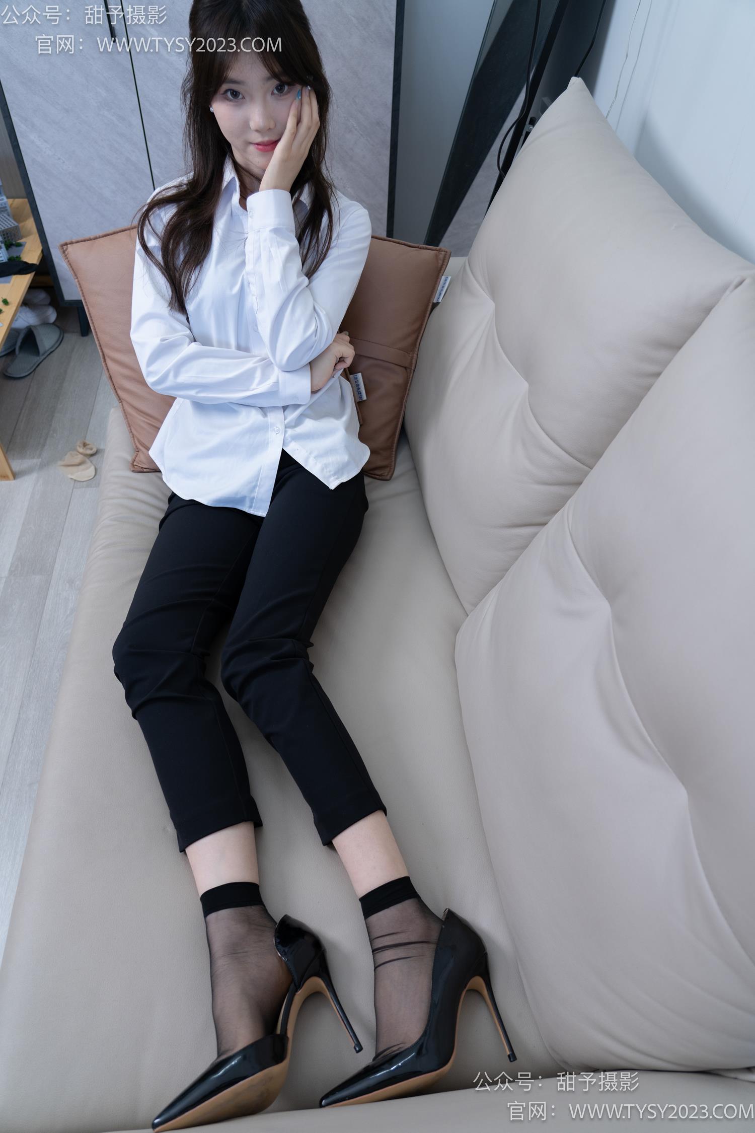 图片[81]-甜予摄影 NO.059 璇璇-OL制服、高跟鞋、薄绿丝、短肉丝短黑丝、裸足[151P] – 速更版-美库