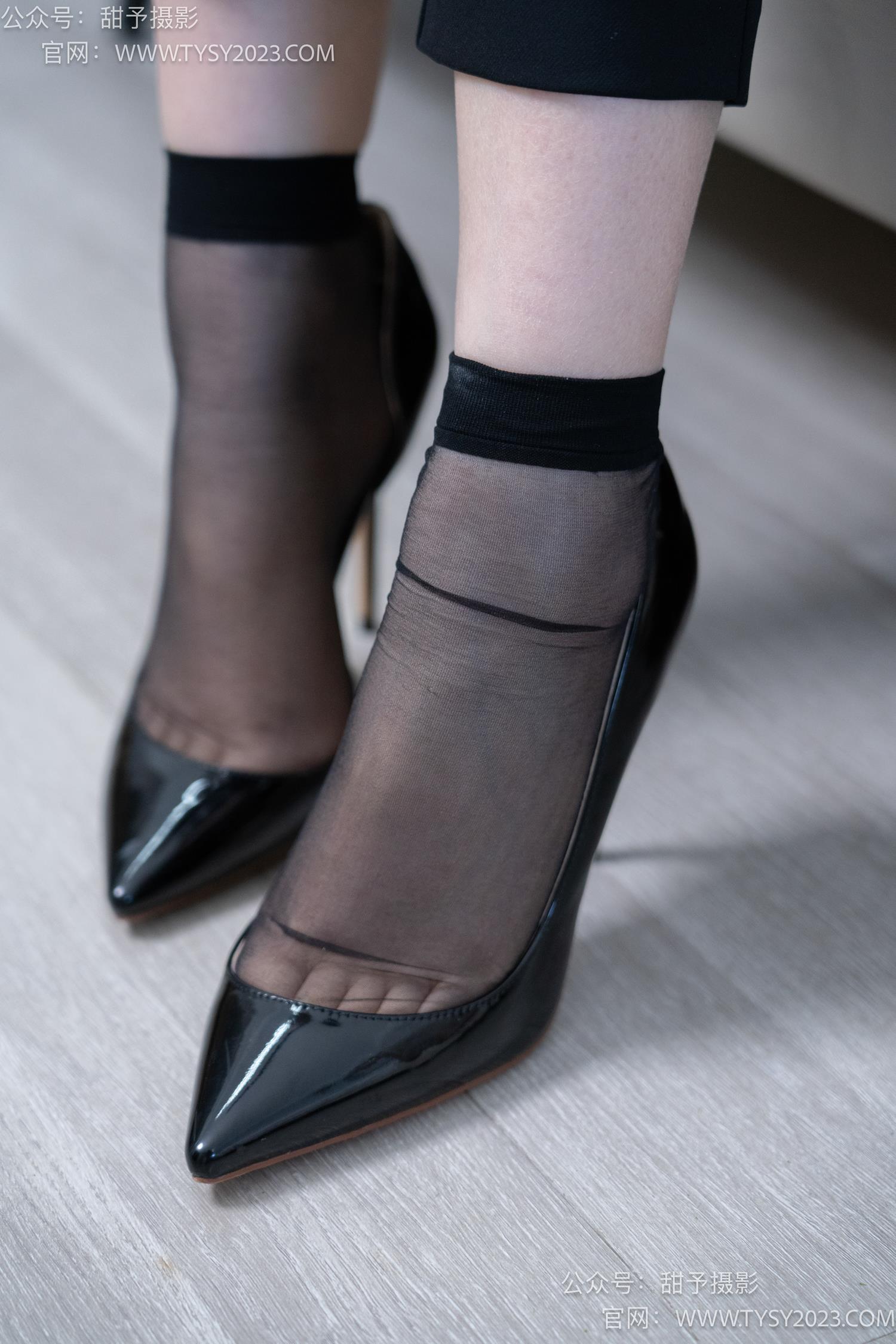 图片[84]-甜予摄影 NO.059 璇璇-OL制服、高跟鞋、薄绿丝、短肉丝短黑丝、裸足[151P] – 速更版-美库