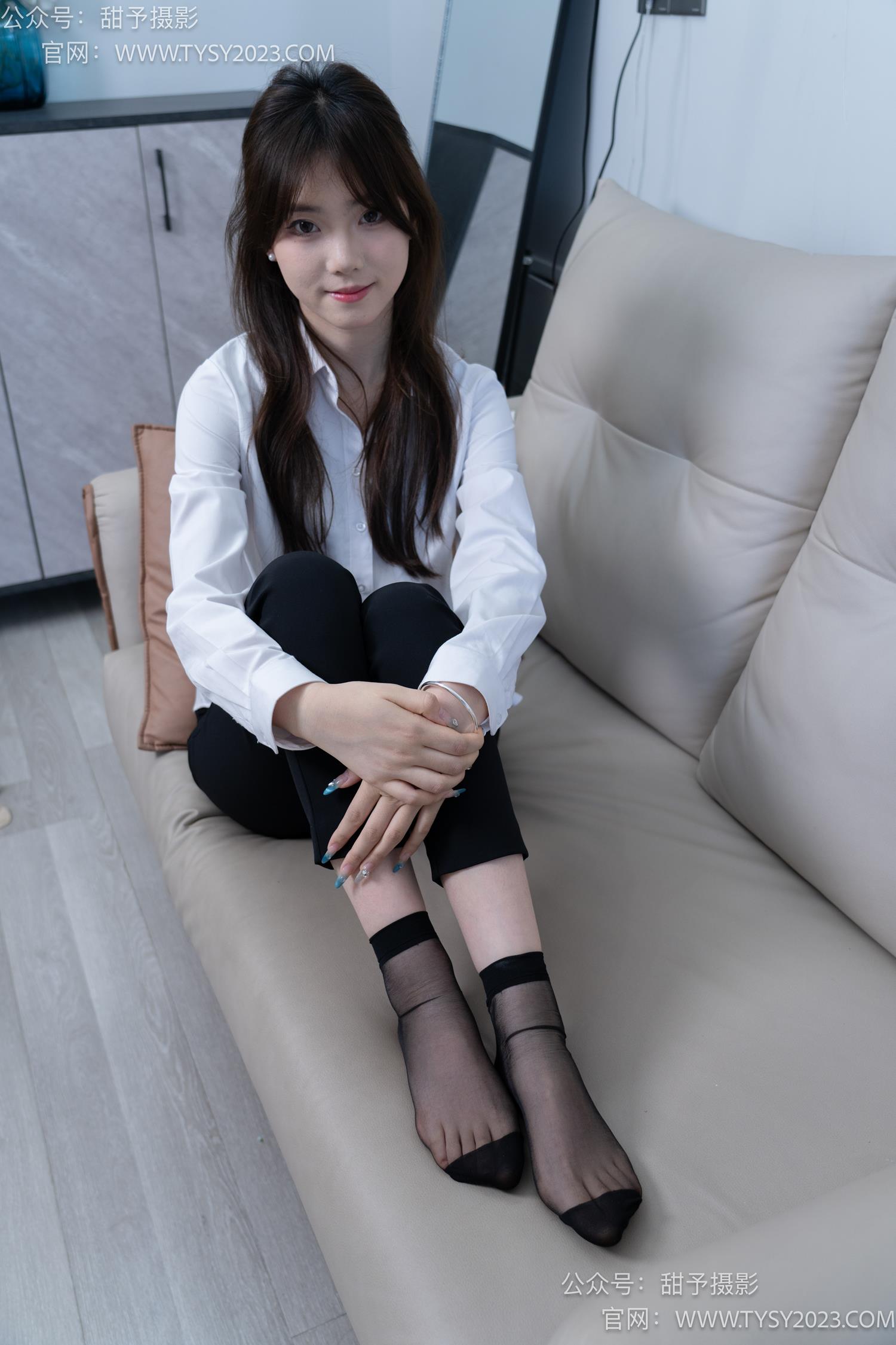 图片[91]-甜予摄影 NO.059 璇璇-OL制服、高跟鞋、薄绿丝、短肉丝短黑丝、裸足[151P] – 速更版-美库