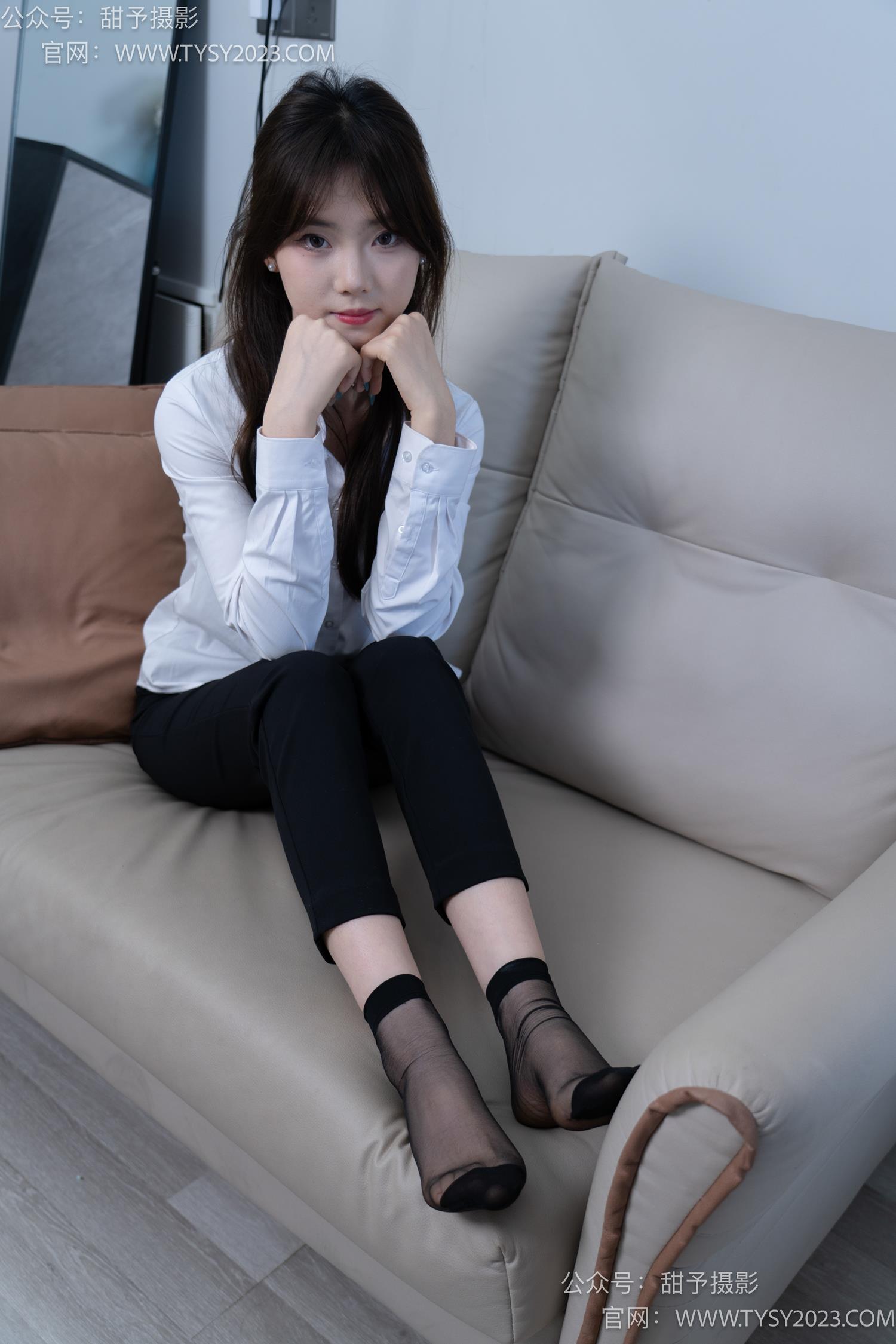 图片[95]-甜予摄影 NO.059 璇璇-OL制服、高跟鞋、薄绿丝、短肉丝短黑丝、裸足[151P] – 速更版-美库