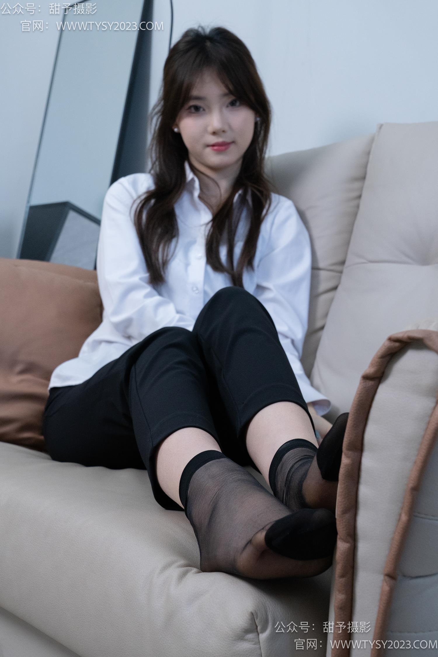 图片[96]-甜予摄影 NO.059 璇璇-OL制服、高跟鞋、薄绿丝、短肉丝短黑丝、裸足[151P] – 速更版-美库