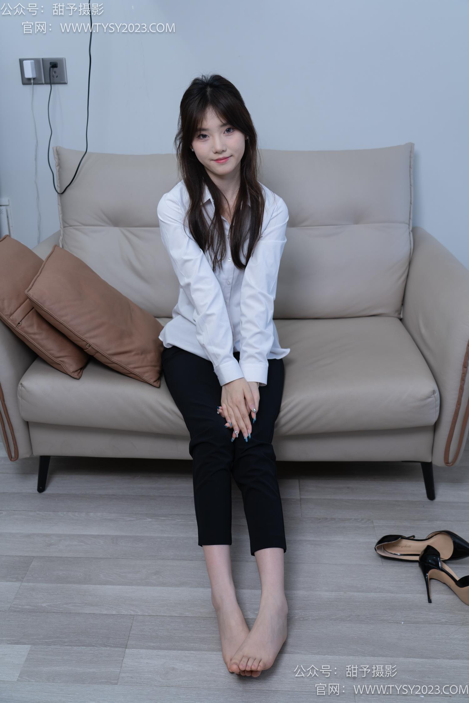 图片[104]-甜予摄影 NO.059 璇璇-OL制服、高跟鞋、薄绿丝、短肉丝短黑丝、裸足[151P] – 速更版-美库