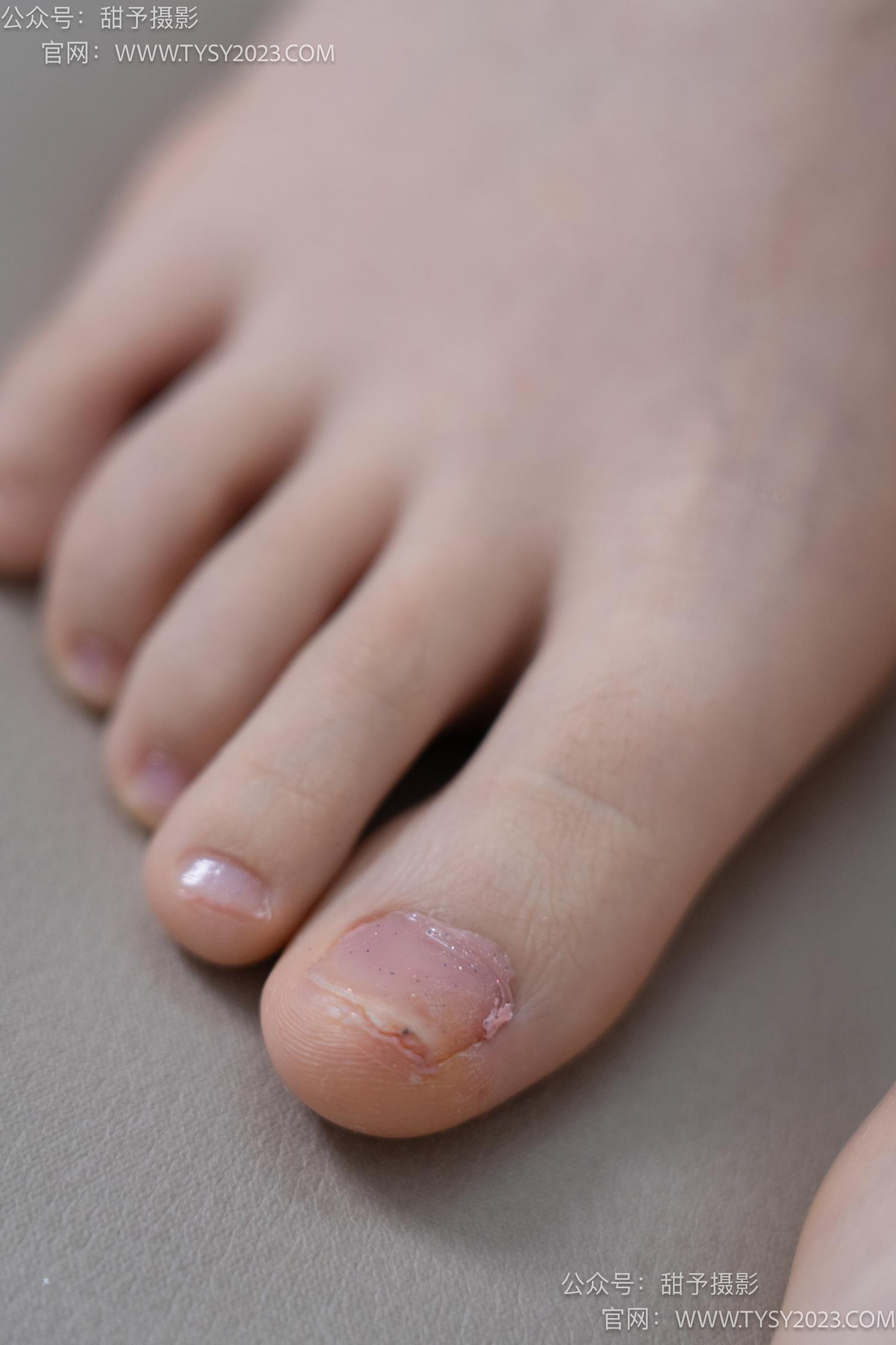 图片[110]-甜予摄影 NO.059 璇璇-OL制服、高跟鞋、薄绿丝、短肉丝短黑丝、裸足[151P] – 速更版-美库