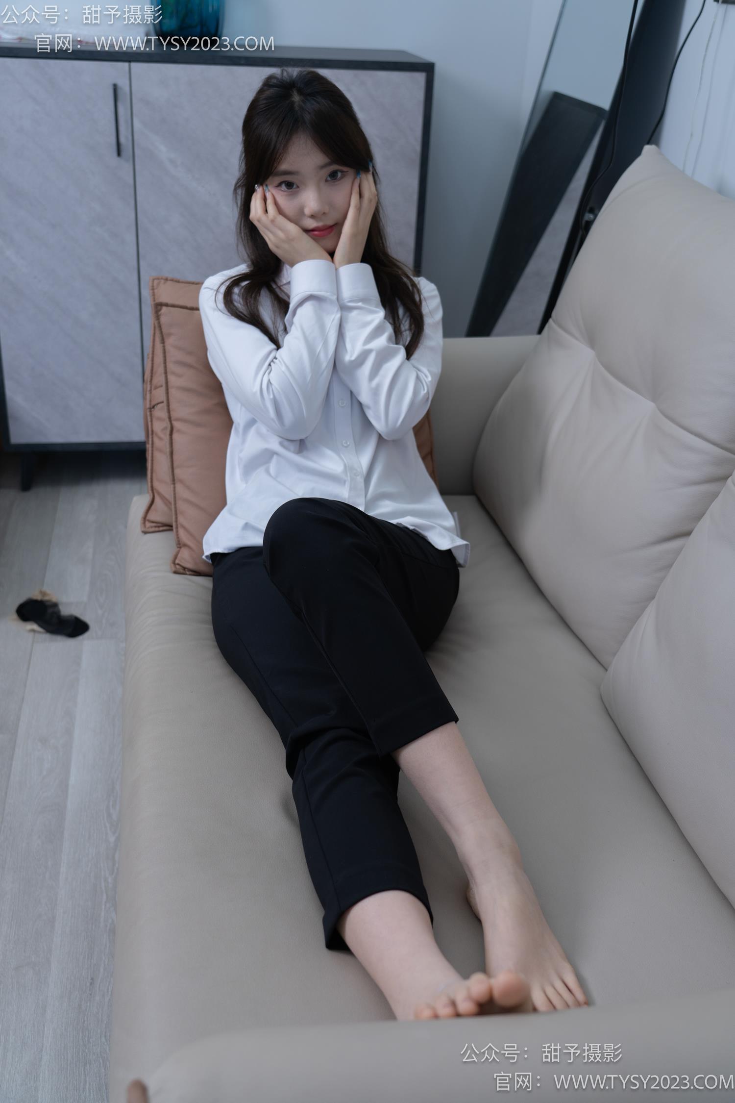 图片[112]-甜予摄影 NO.059 璇璇-OL制服、高跟鞋、薄绿丝、短肉丝短黑丝、裸足[151P] – 速更版-美库