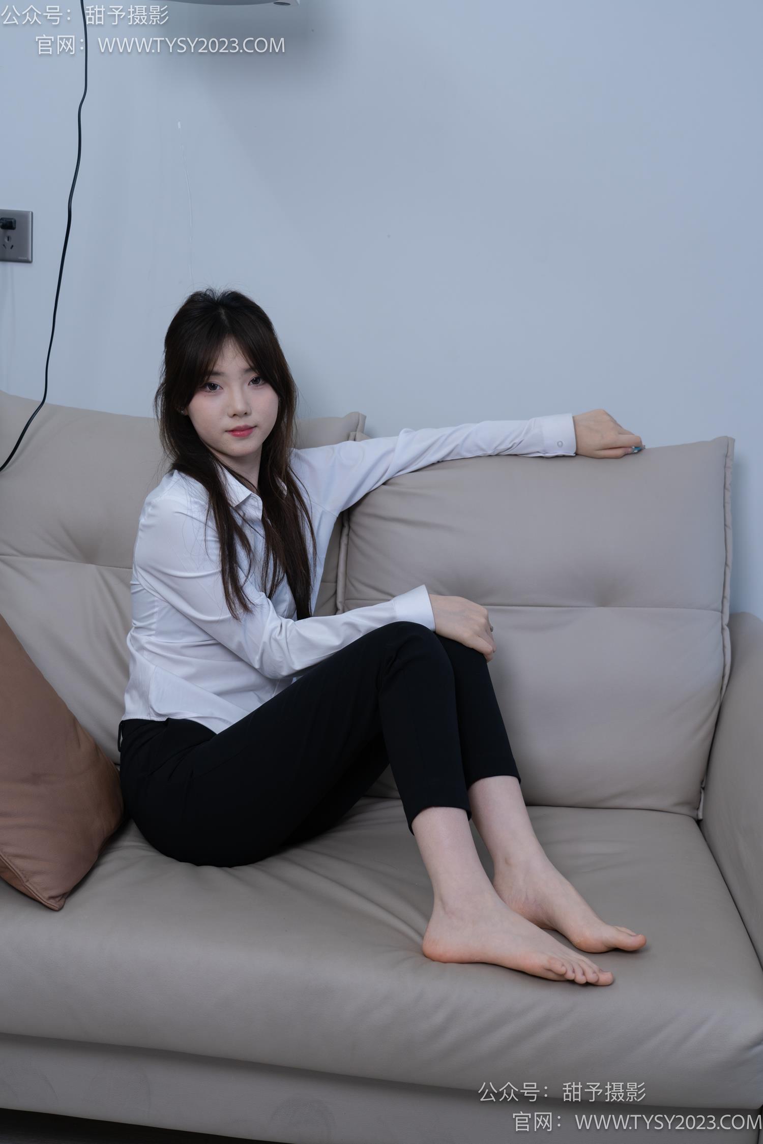 图片[126]-甜予摄影 NO.059 璇璇-OL制服、高跟鞋、薄绿丝、短肉丝短黑丝、裸足[151P] – 速更版-美库