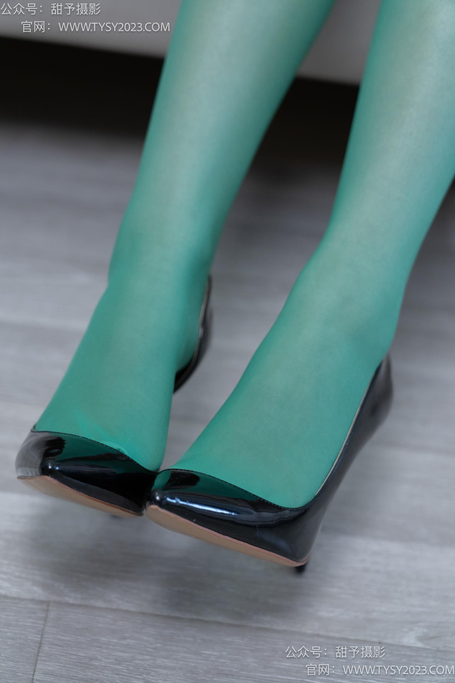 图片[136]-甜予摄影 NO.059 璇璇-OL制服、高跟鞋、薄绿丝、短肉丝短黑丝、裸足[151P] – 速更版-美库