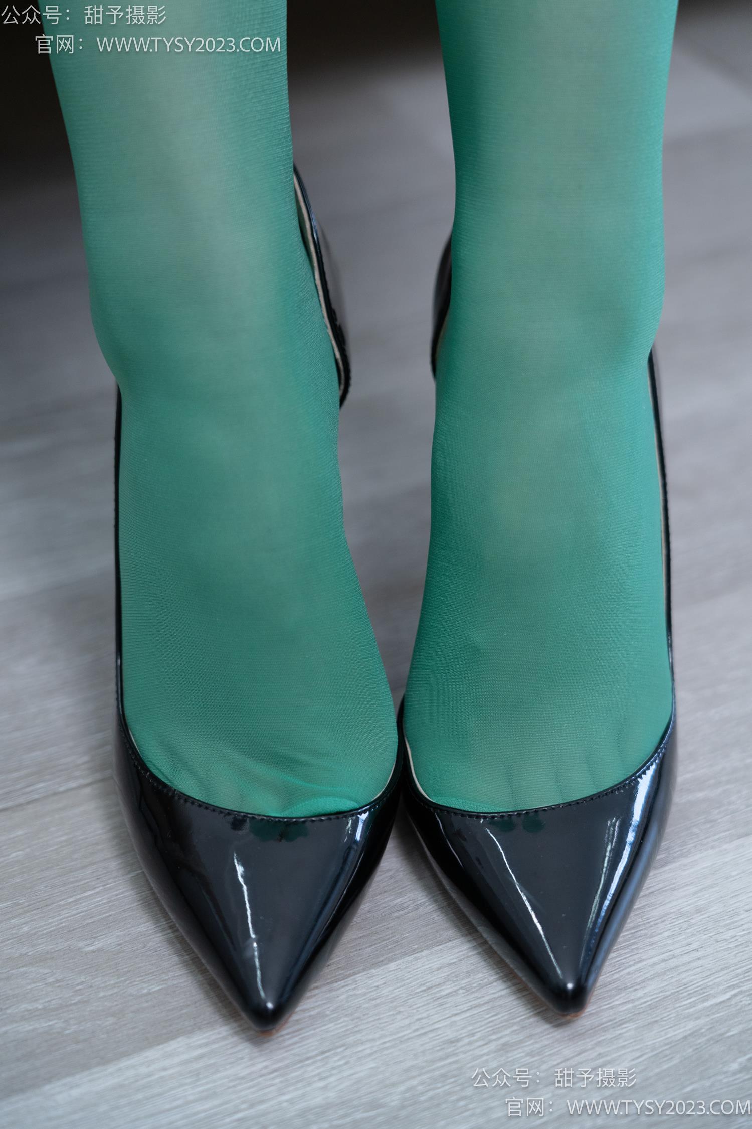 图片[143]-甜予摄影 NO.059 璇璇-OL制服、高跟鞋、薄绿丝、短肉丝短黑丝、裸足[151P] – 速更版-美库