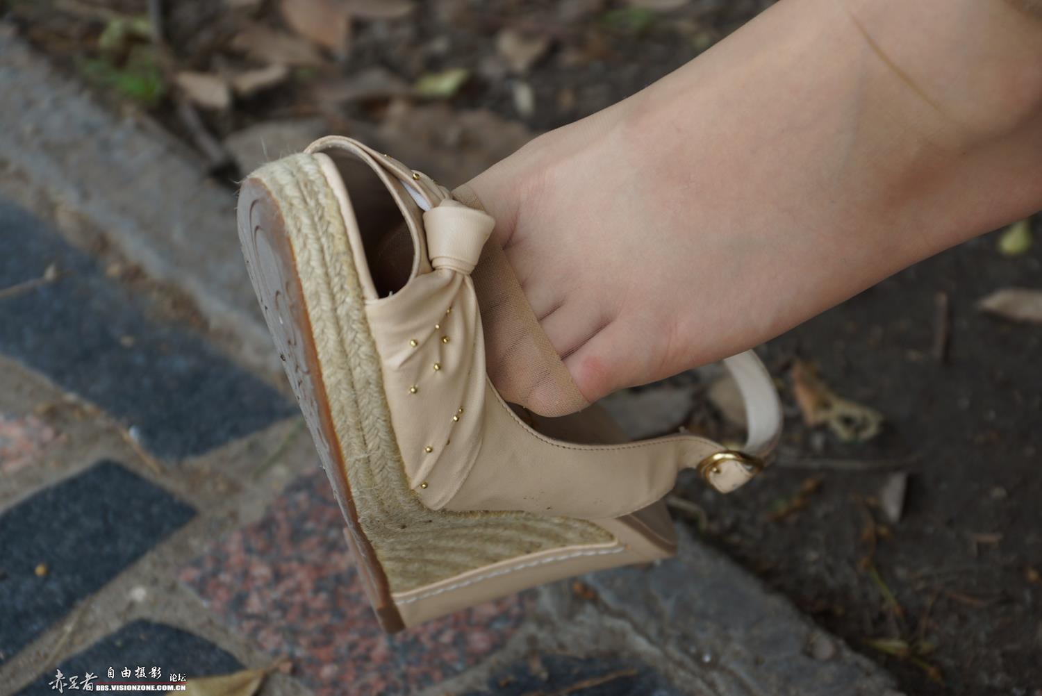 图片[11]-自由摄影 No.305 新模小青 韩国MM喜欢的水晶丝袜在她的脚上格外耀眼 [92P] – 速更版-美库