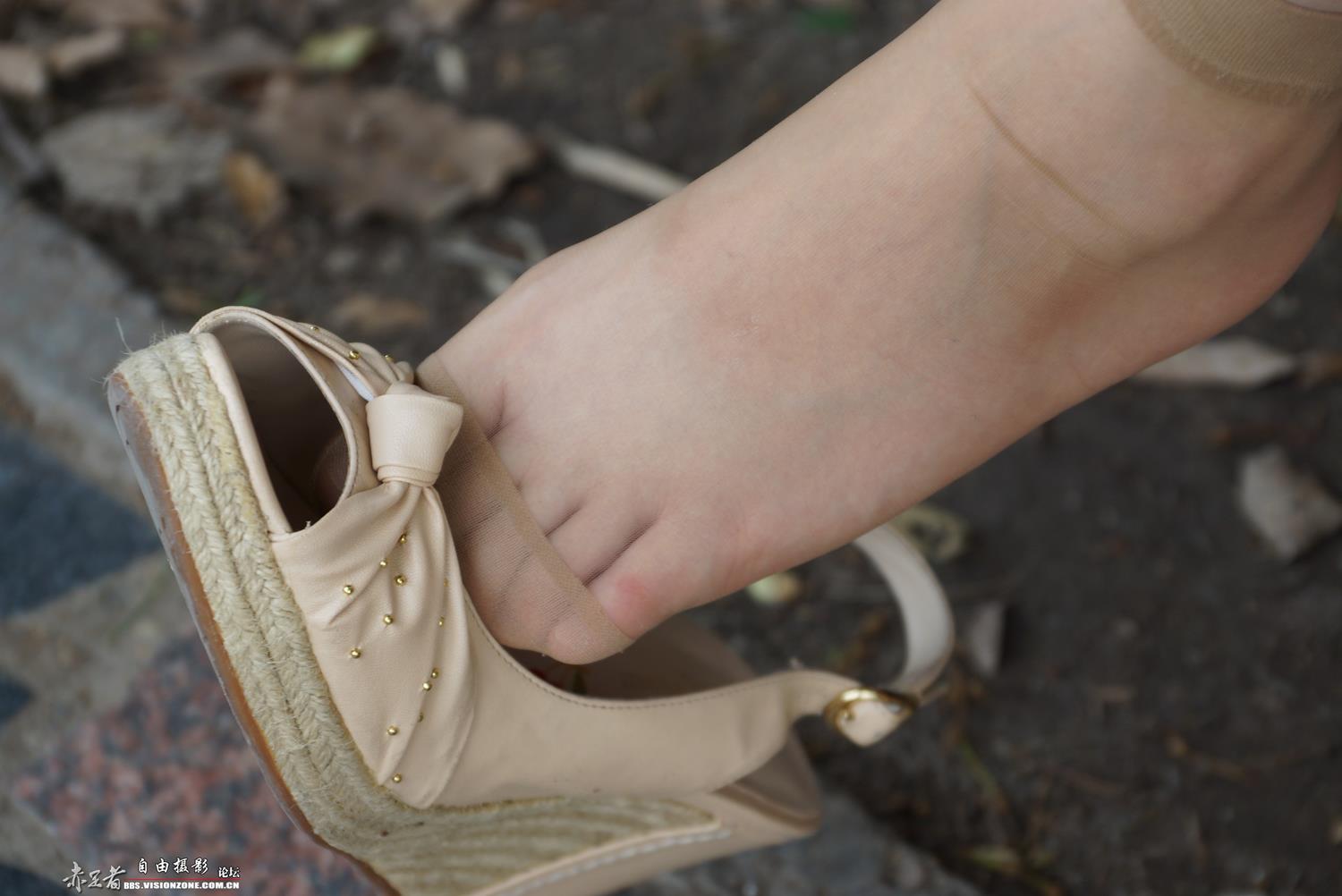 图片[13]-自由摄影 No.305 新模小青 韩国MM喜欢的水晶丝袜在她的脚上格外耀眼 [92P] – 速更版-美库