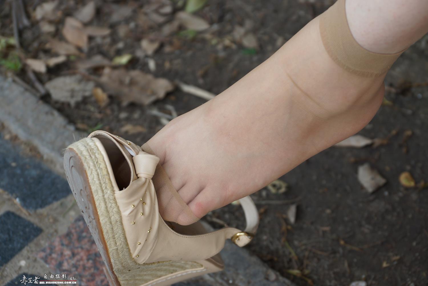 图片[14]-自由摄影 No.305 新模小青 韩国MM喜欢的水晶丝袜在她的脚上格外耀眼 [92P] – 速更版-美库