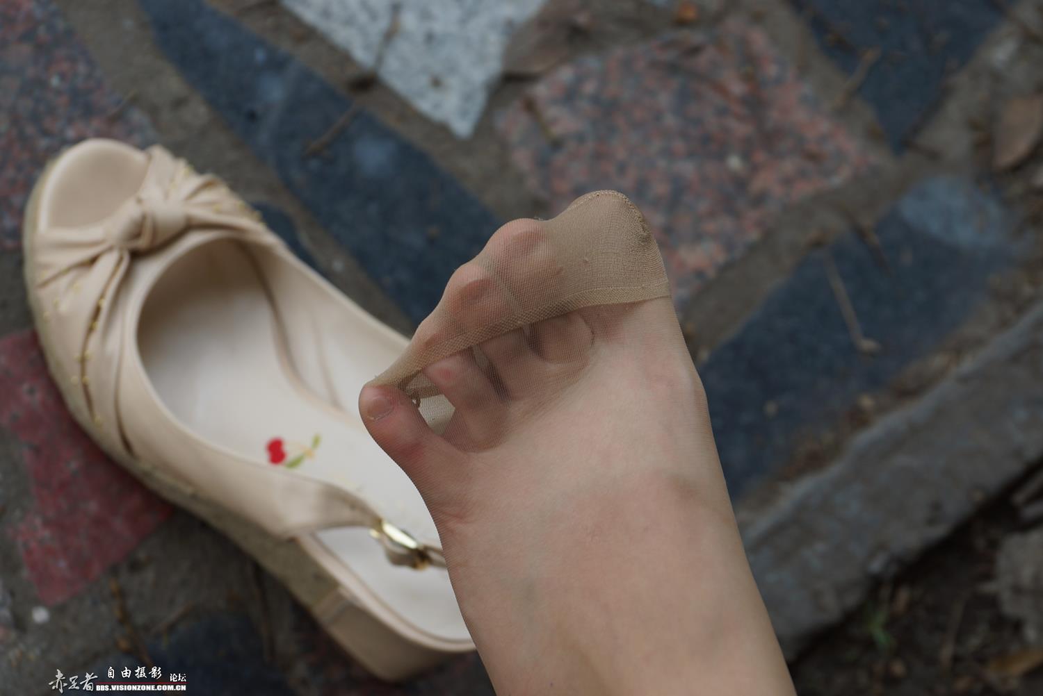 图片[23]-自由摄影 No.305 新模小青 韩国MM喜欢的水晶丝袜在她的脚上格外耀眼 [92P] – 速更版-美库