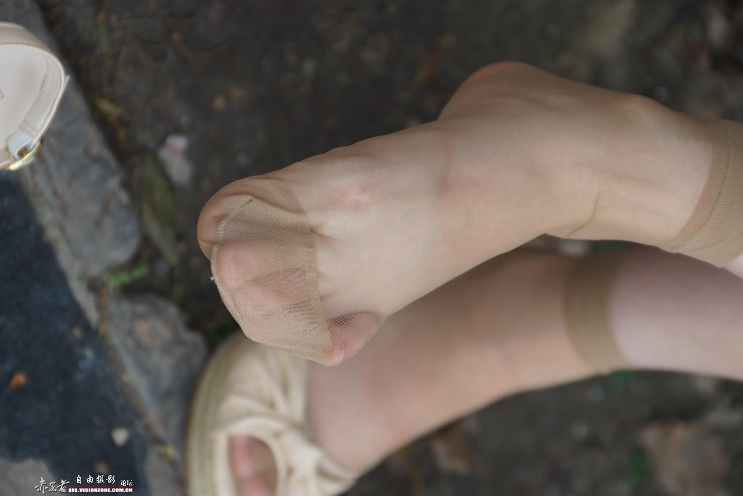 图片[26]-自由摄影 No.305 新模小青 韩国MM喜欢的水晶丝袜在她的脚上格外耀眼 [92P] – 速更版-美库