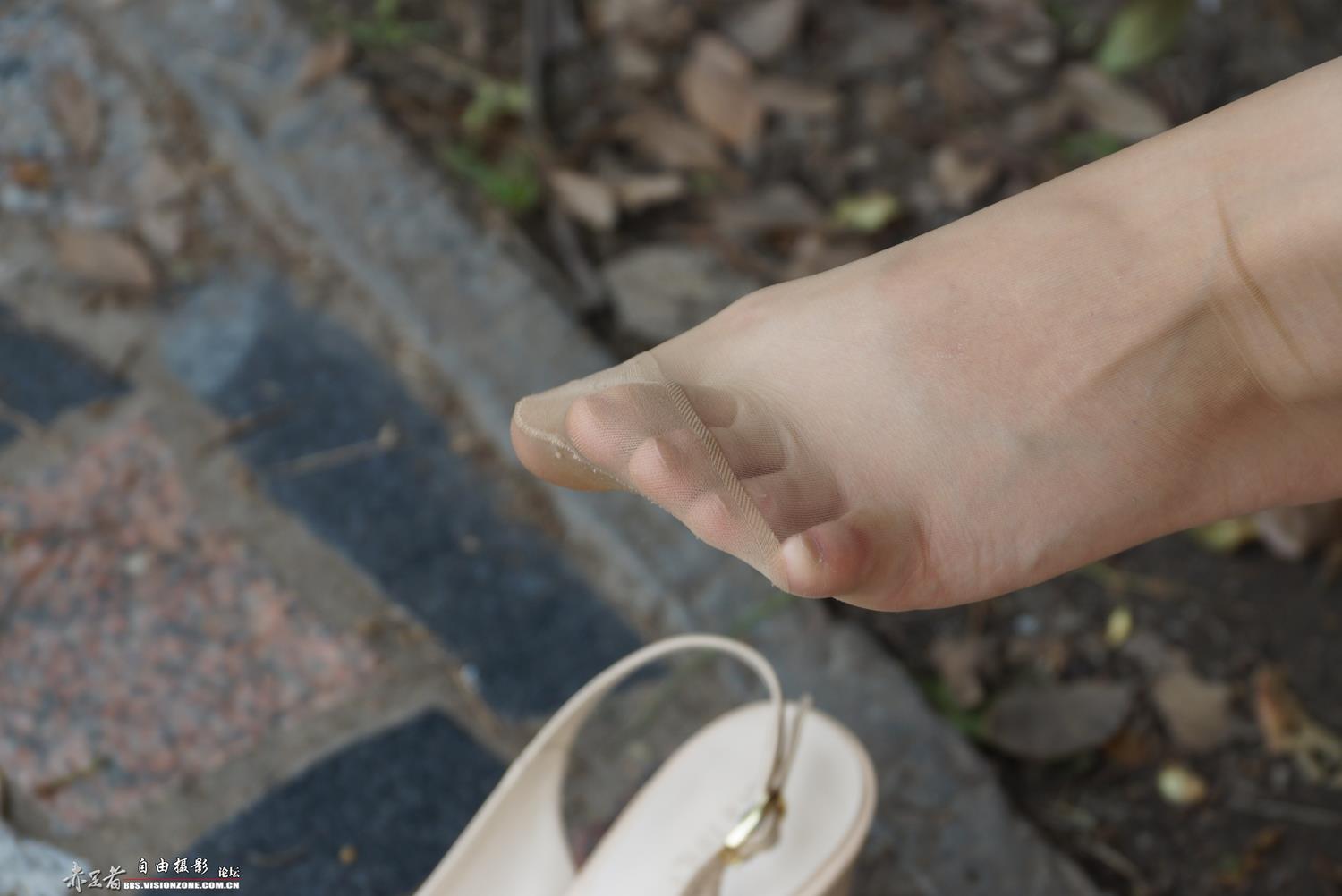 图片[31]-自由摄影 No.305 新模小青 韩国MM喜欢的水晶丝袜在她的脚上格外耀眼 [92P] – 速更版-美库