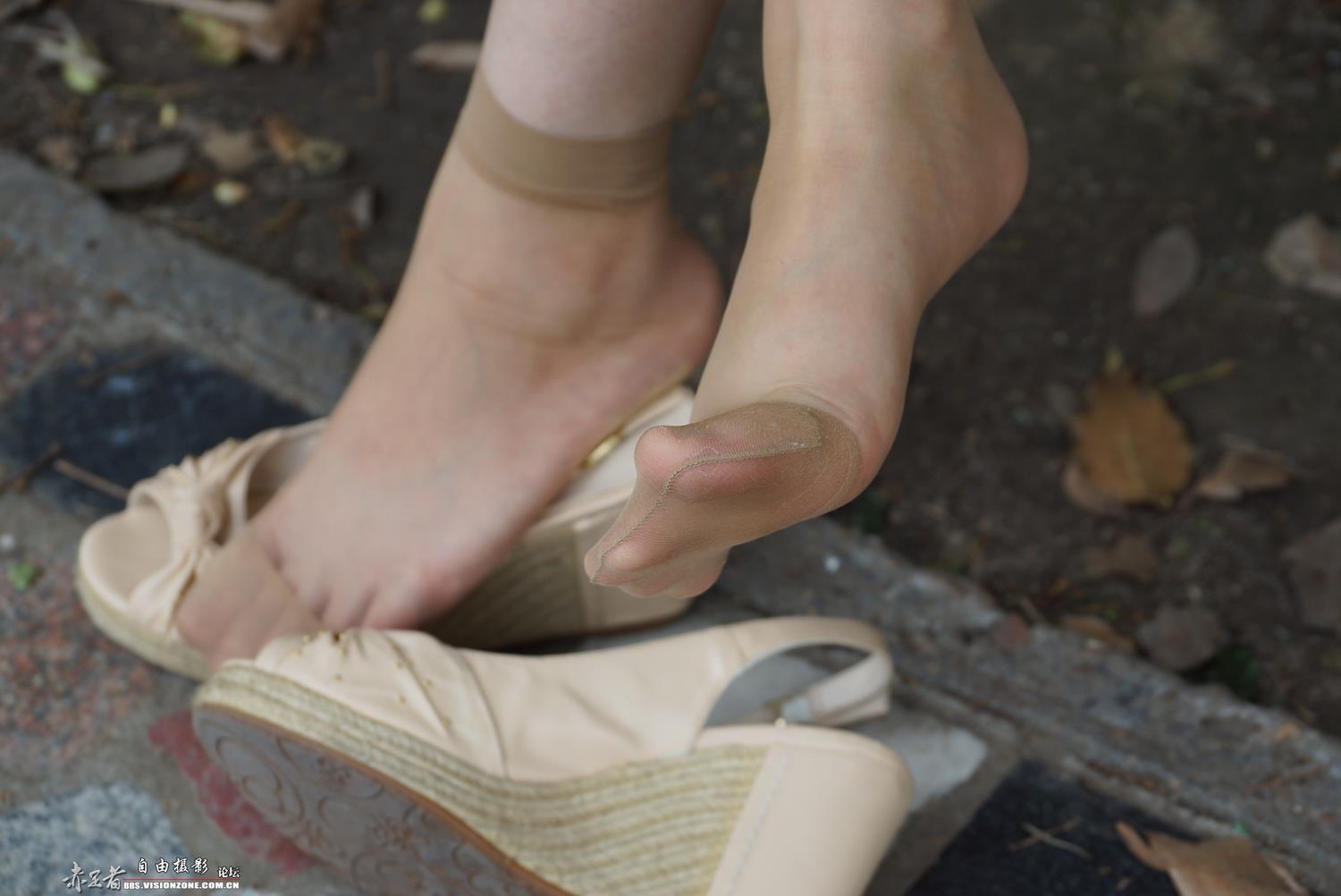 图片[74]-自由摄影 No.305 新模小青 韩国MM喜欢的水晶丝袜在她的脚上格外耀眼 [92P] – 速更版-美库