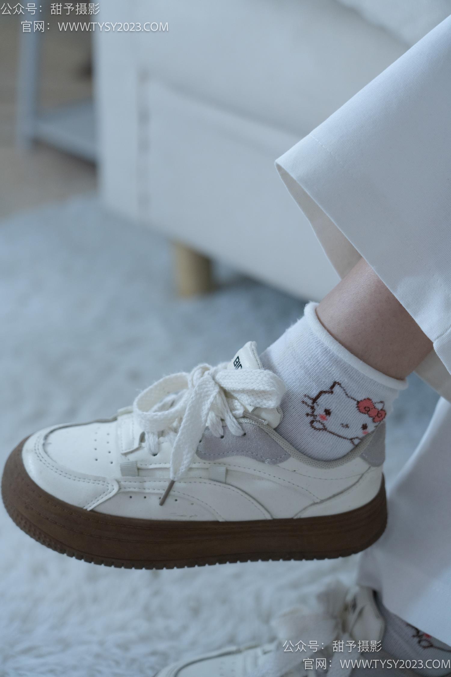 图片[12]-甜予摄影 NO.060 梨子-板鞋、脏白棉袜、裸足[114P] – 速更版-美库