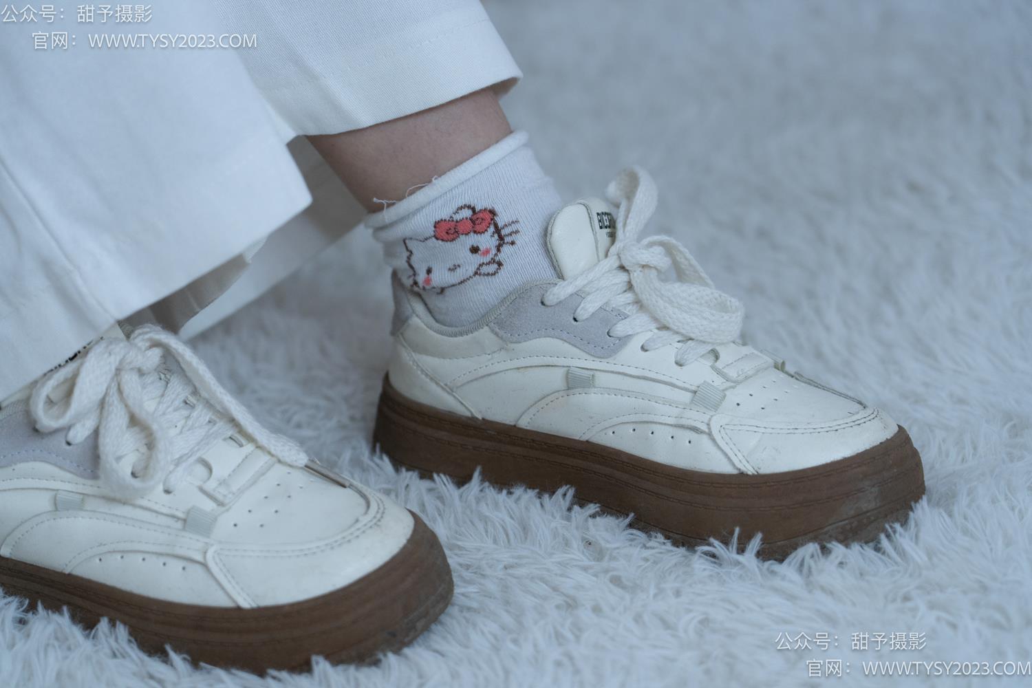 图片[19]-甜予摄影 NO.060 梨子-板鞋、脏白棉袜、裸足[114P] – 速更版-美库