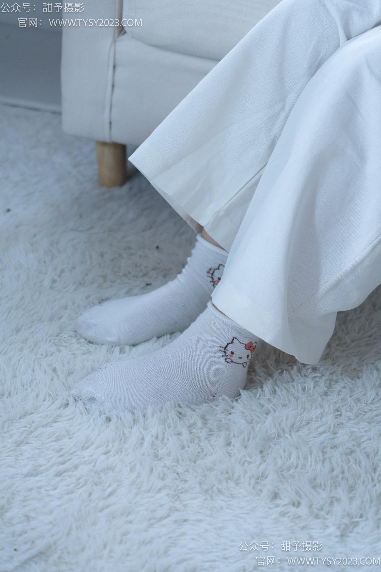 图片[44]-甜予摄影 NO.060 梨子-板鞋、脏白棉袜、裸足[114P] – 速更版-美库