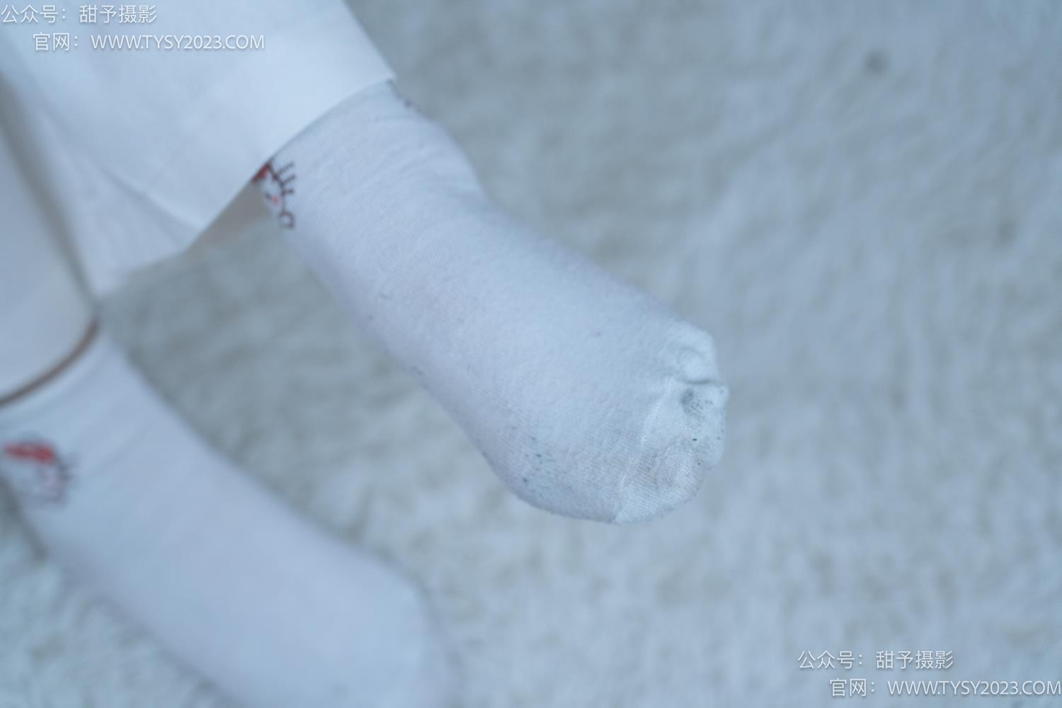 图片[49]-甜予摄影 NO.060 梨子-板鞋、脏白棉袜、裸足[114P] – 速更版-美库