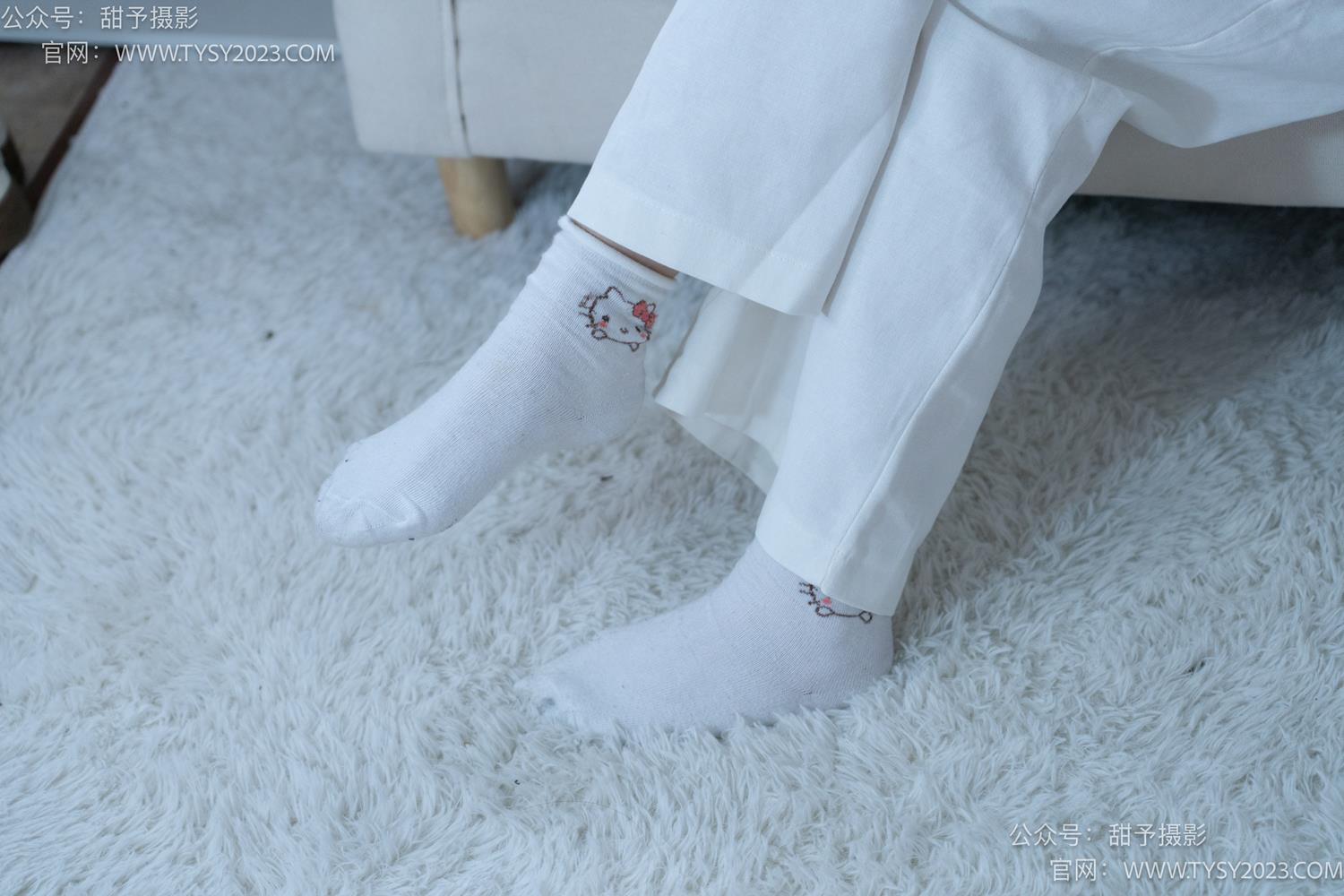 图片[54]-甜予摄影 NO.060 梨子-板鞋、脏白棉袜、裸足[114P] – 速更版-美库