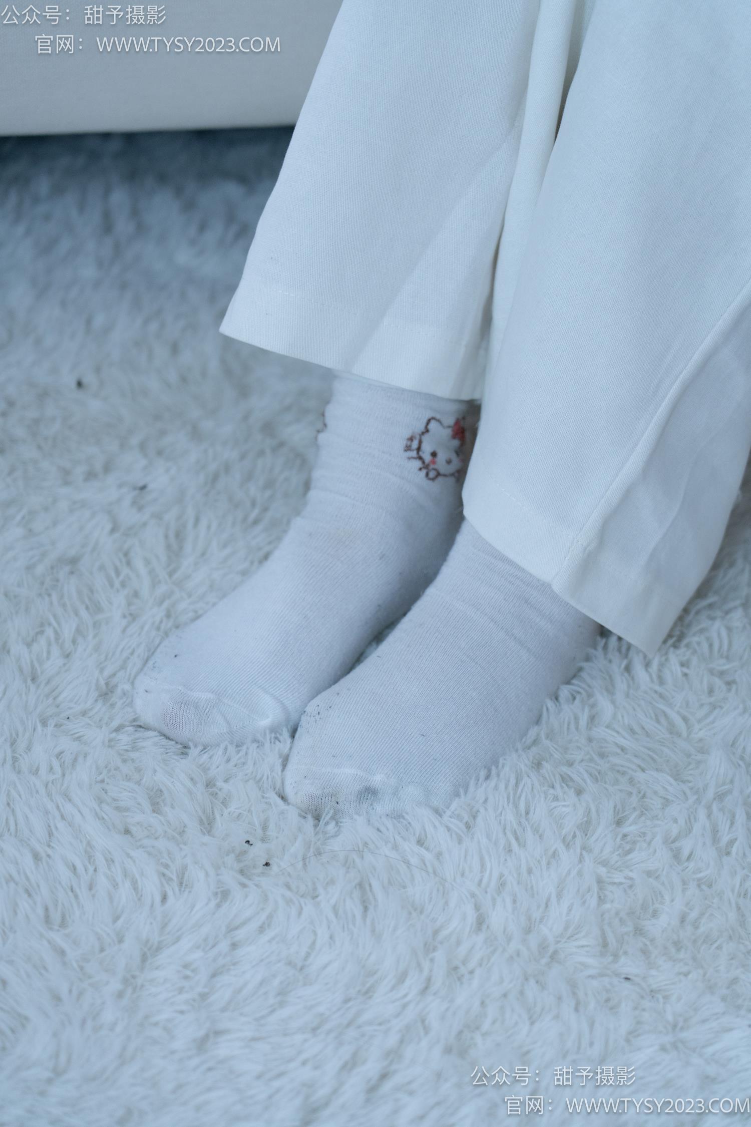 图片[55]-甜予摄影 NO.060 梨子-板鞋、脏白棉袜、裸足[114P] – 速更版-美库