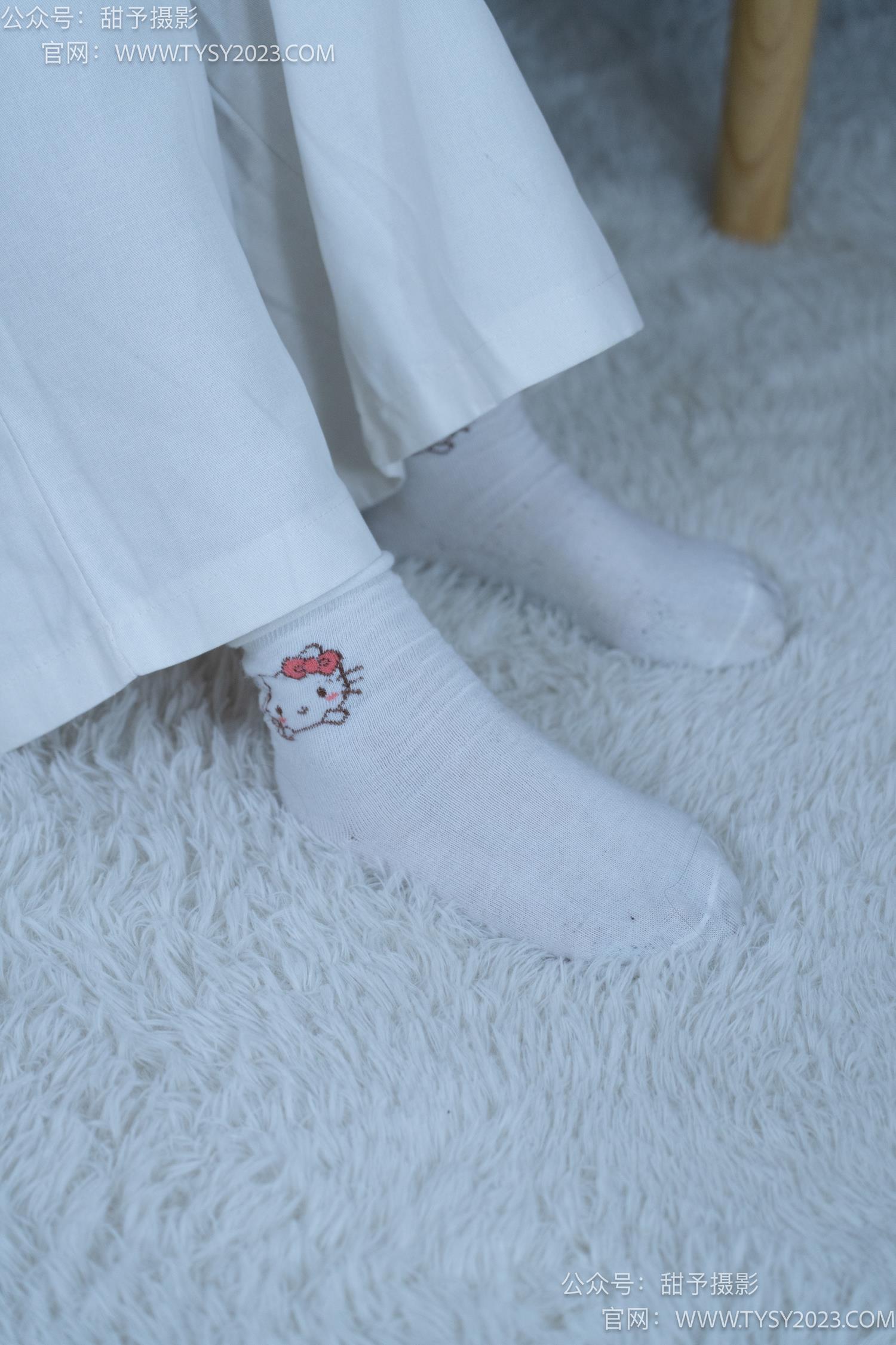 图片[57]-甜予摄影 NO.060 梨子-板鞋、脏白棉袜、裸足[114P] – 速更版-美库