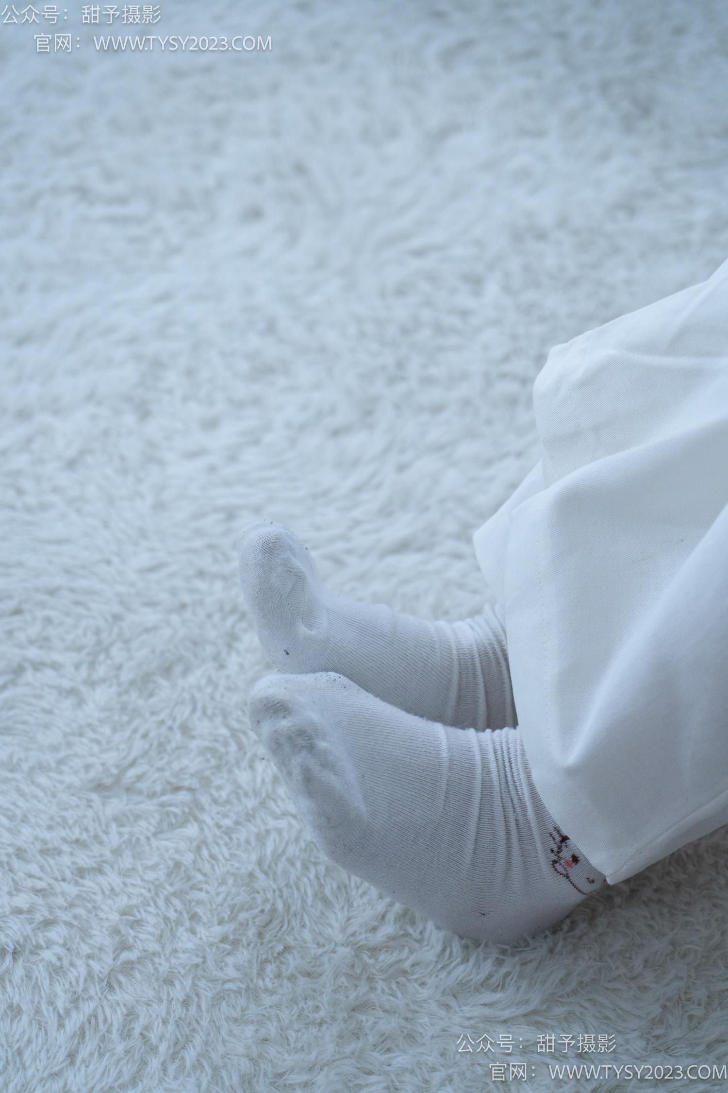 图片[67]-甜予摄影 NO.060 梨子-板鞋、脏白棉袜、裸足[114P] – 速更版-美库