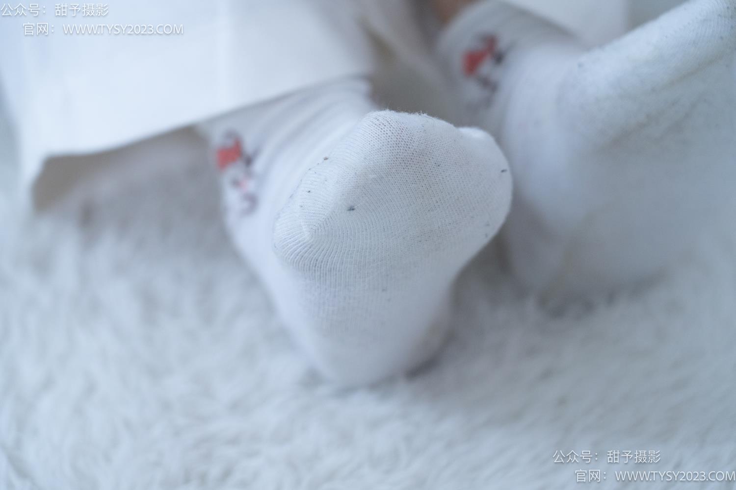 图片[71]-甜予摄影 NO.060 梨子-板鞋、脏白棉袜、裸足[114P] – 速更版-美库