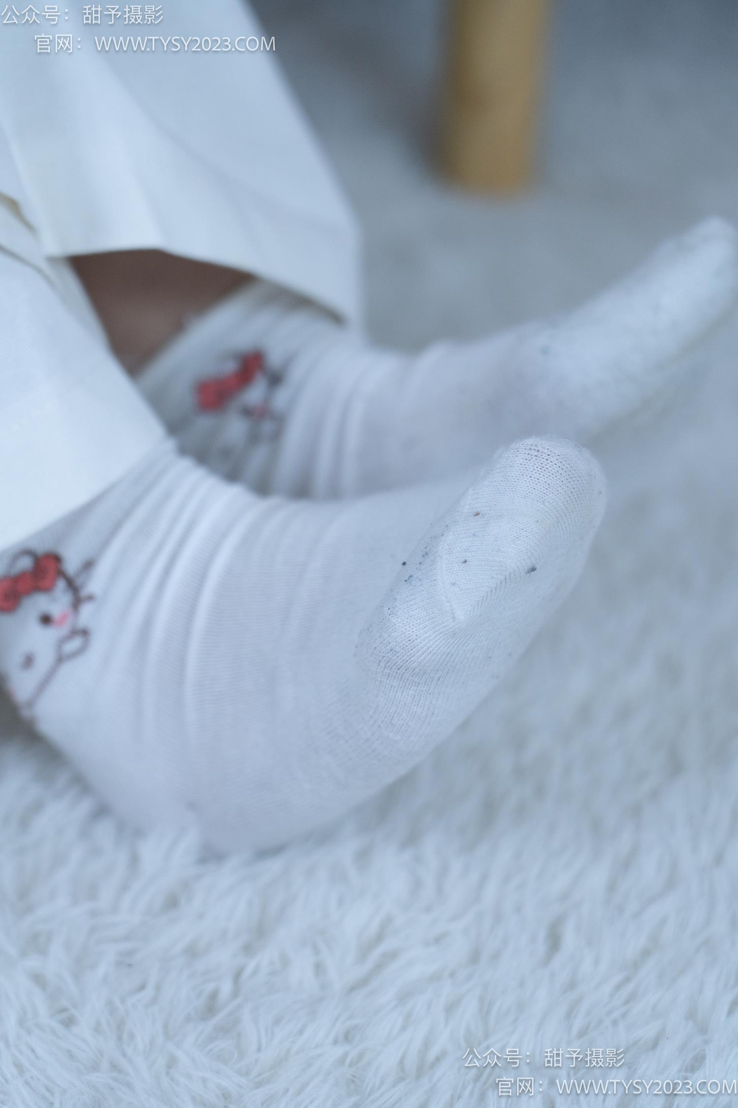 图片[75]-甜予摄影 NO.060 梨子-板鞋、脏白棉袜、裸足[114P] – 速更版-美库