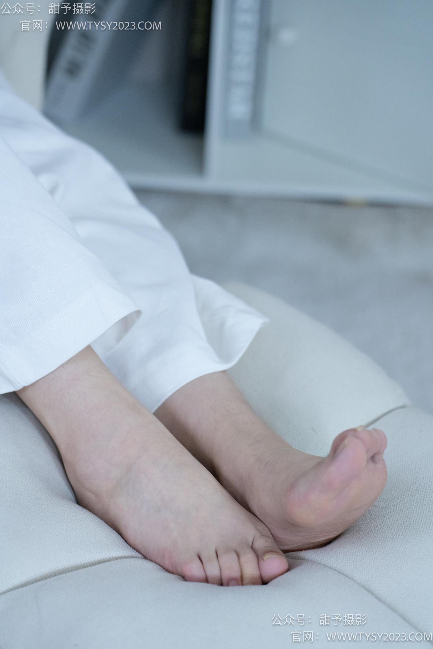 图片[90]-甜予摄影 NO.060 梨子-板鞋、脏白棉袜、裸足[114P] – 速更版-美库