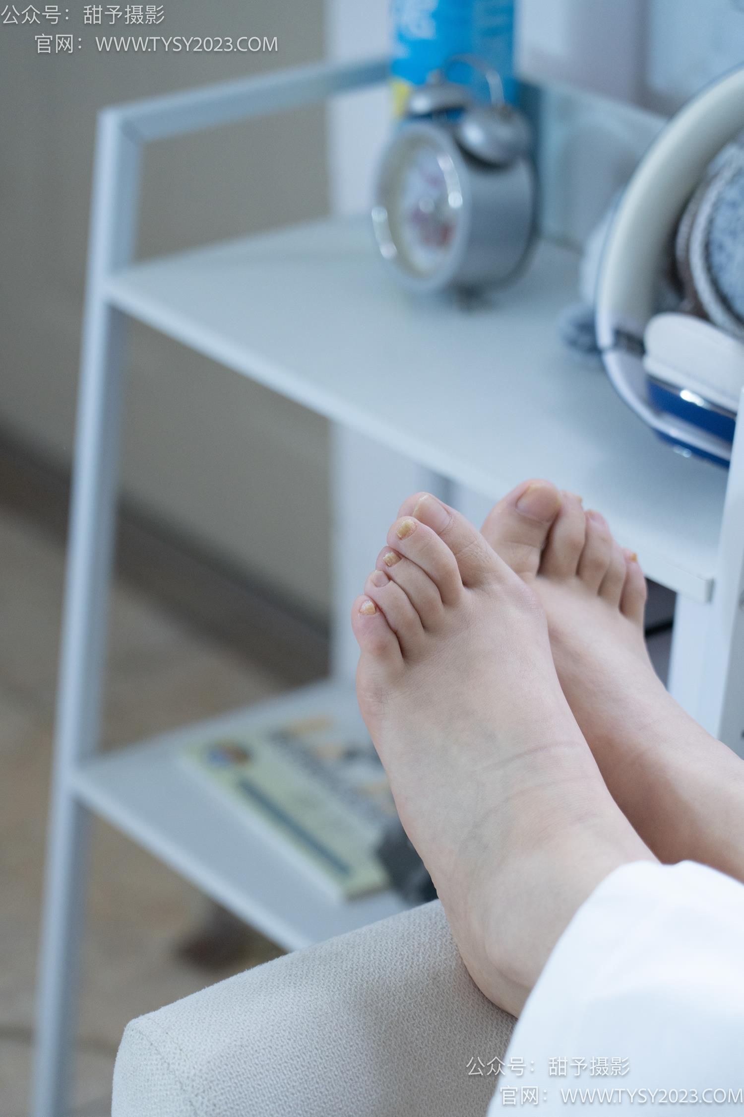 图片[100]-甜予摄影 NO.060 梨子-板鞋、脏白棉袜、裸足[114P] – 速更版-美库